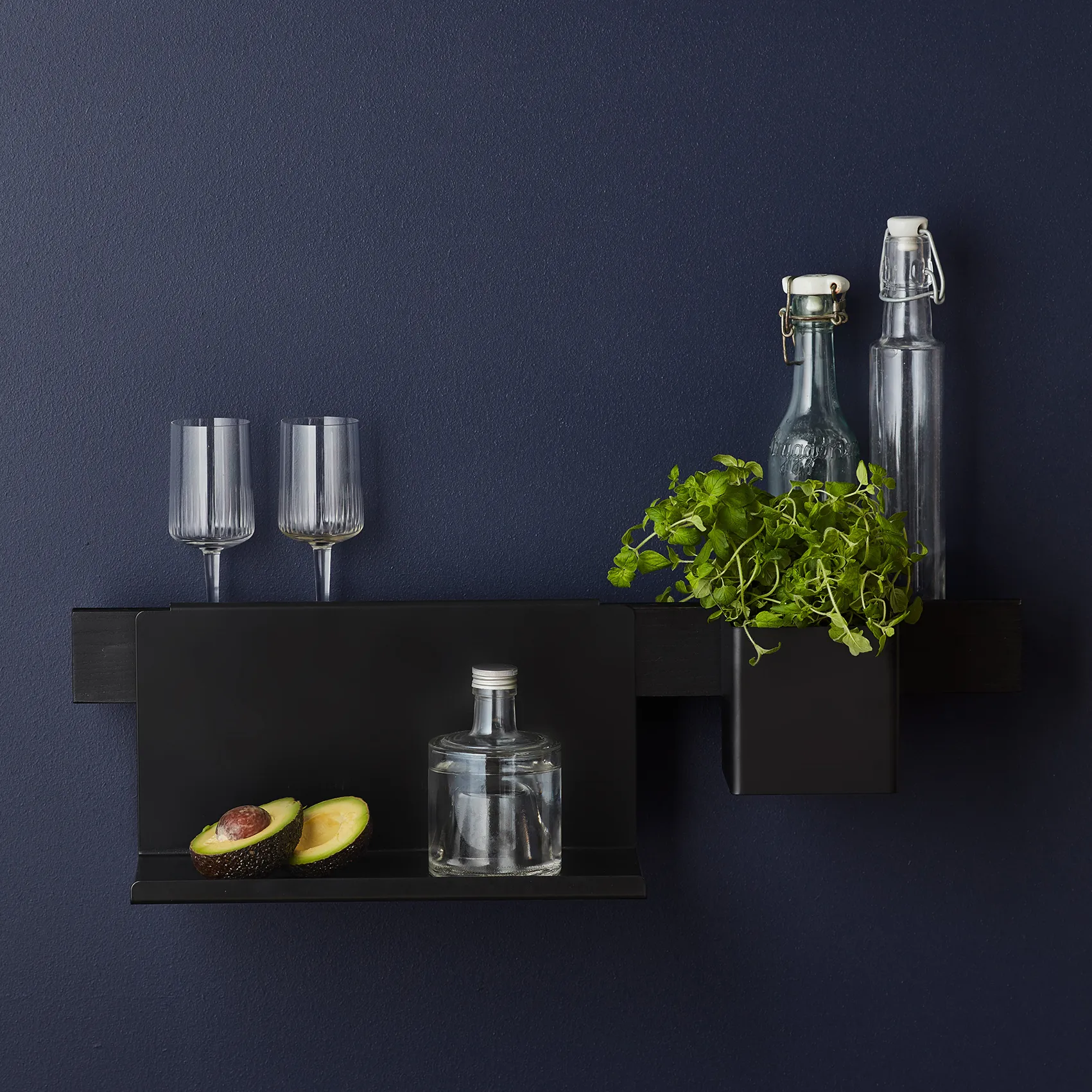 Étagère magnétique Flex Rail 60 cm, Chêne peint noir-noir Gejst
