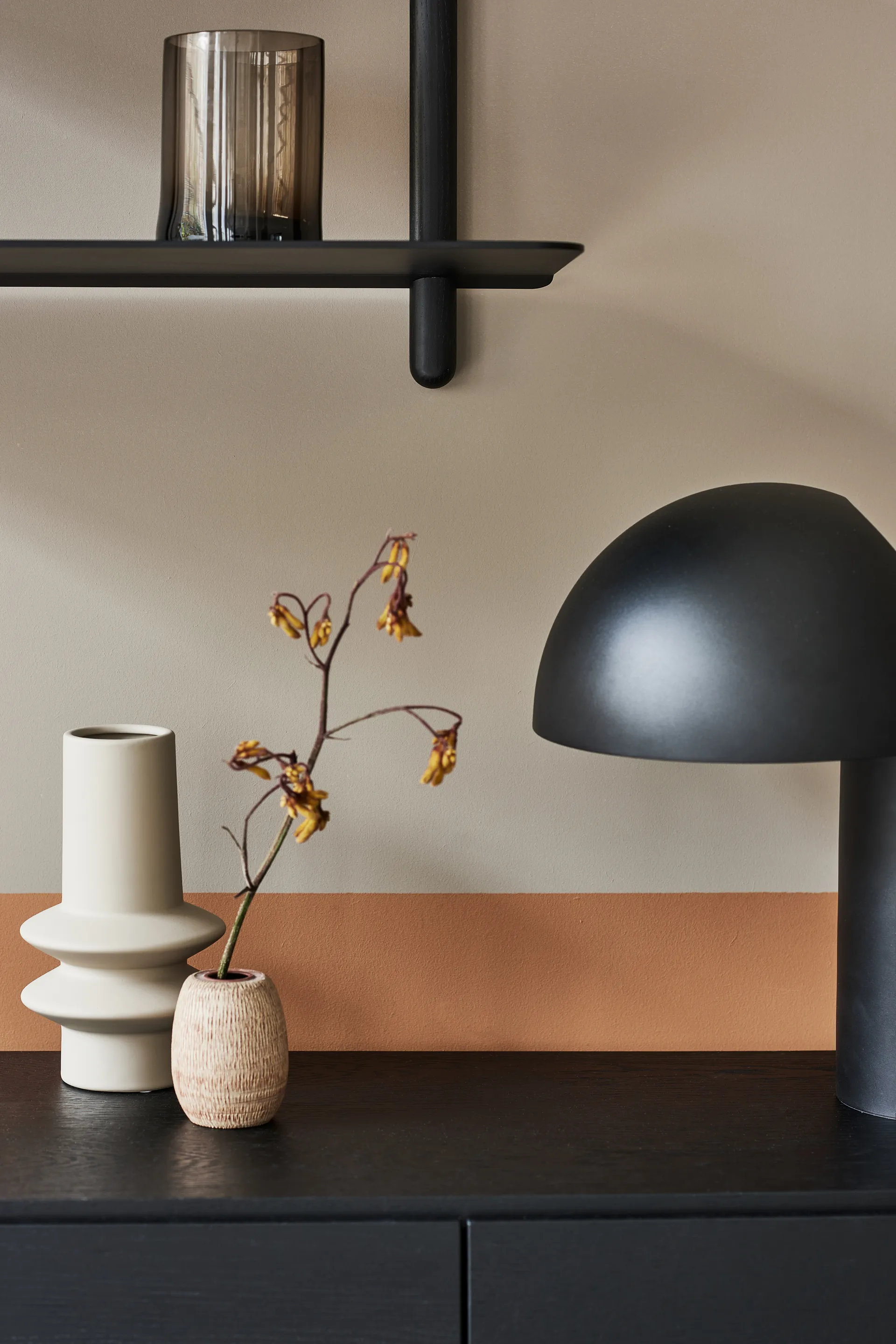 Étagère Nivo F grande, Frêne teinté noir - noir Gejst