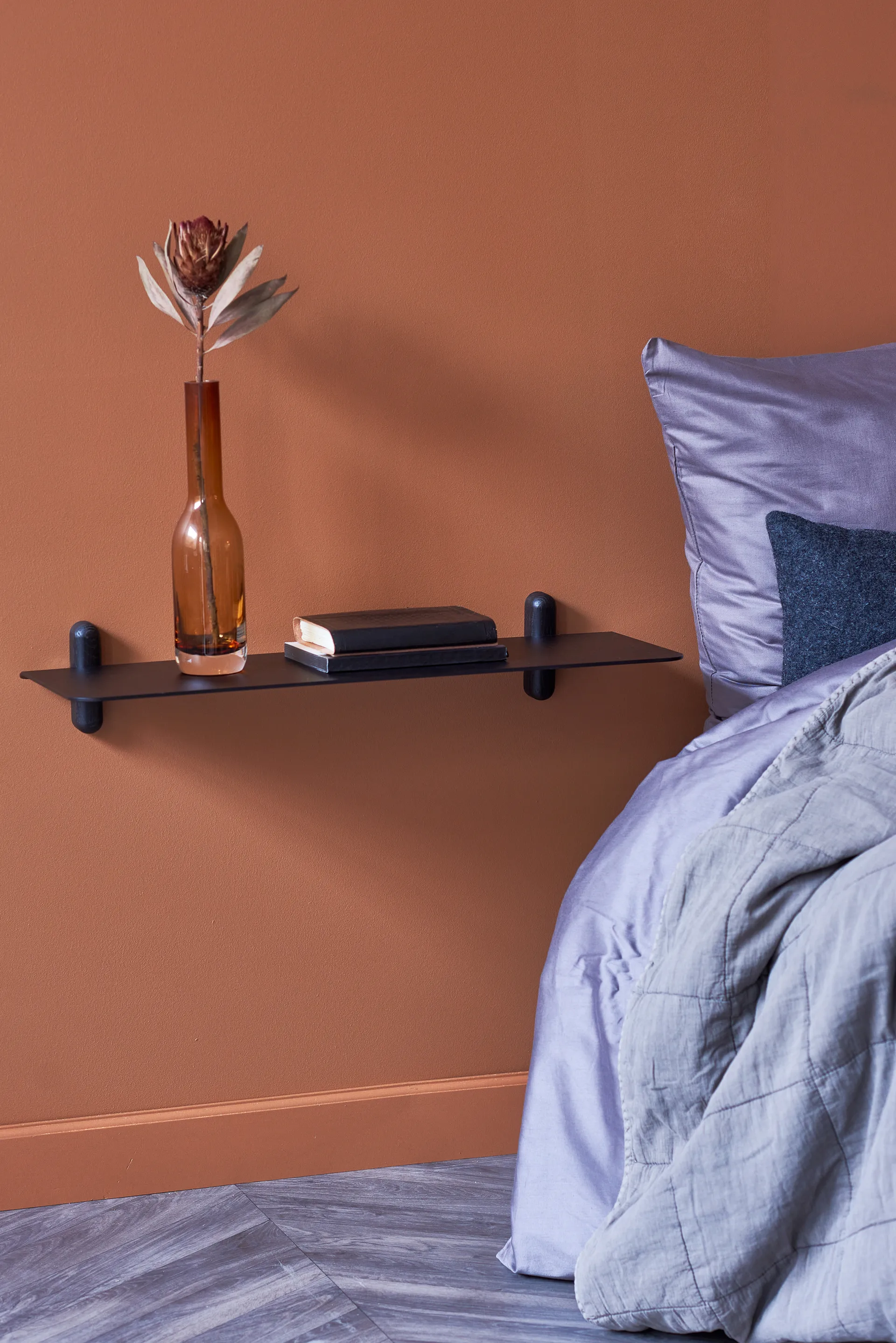 Étagère Nivo G grande, Frêne teinté noir - noir Gejst