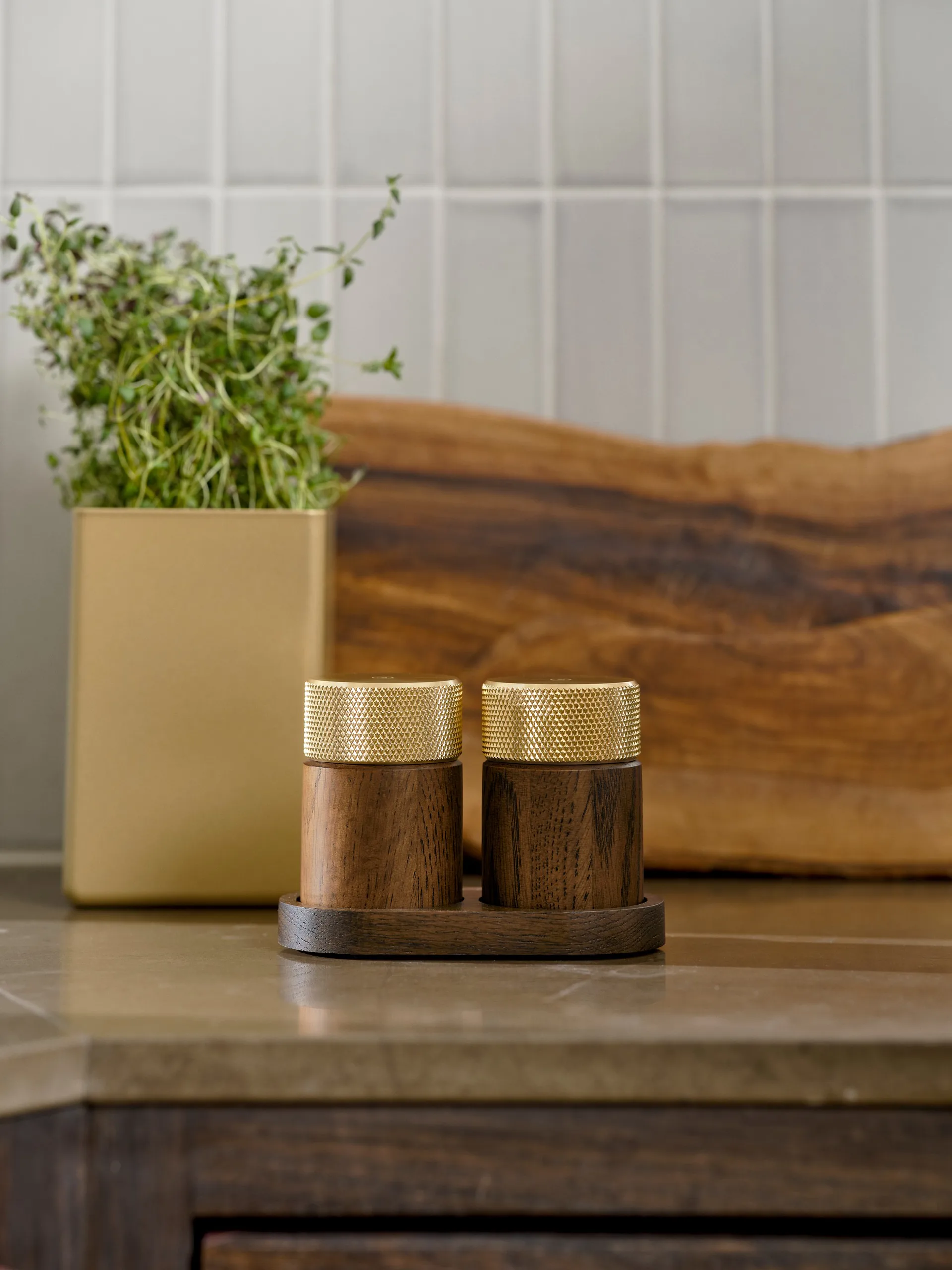 Moulin à sel et poivre Sina 6 cm, Frêne foncé – laiton Gejst