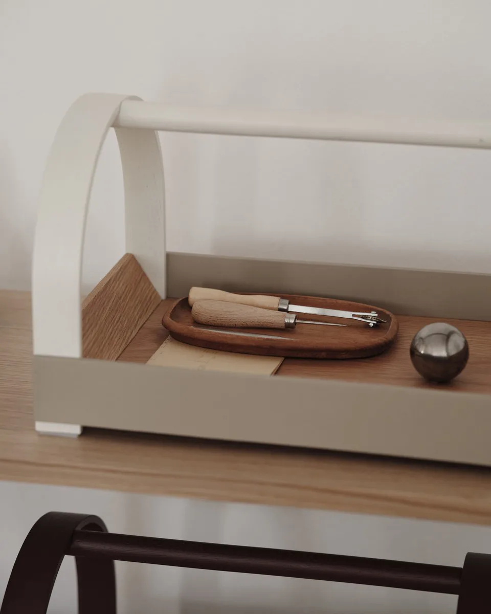 Plateau Kydo avec poignées 40,5x27x23,5 cm, Chêne – beige white Gejst