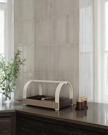 Plateau Kydo avec poignées 40,5x27x23,5 cm - Chêne foncé – beige white - Gejst