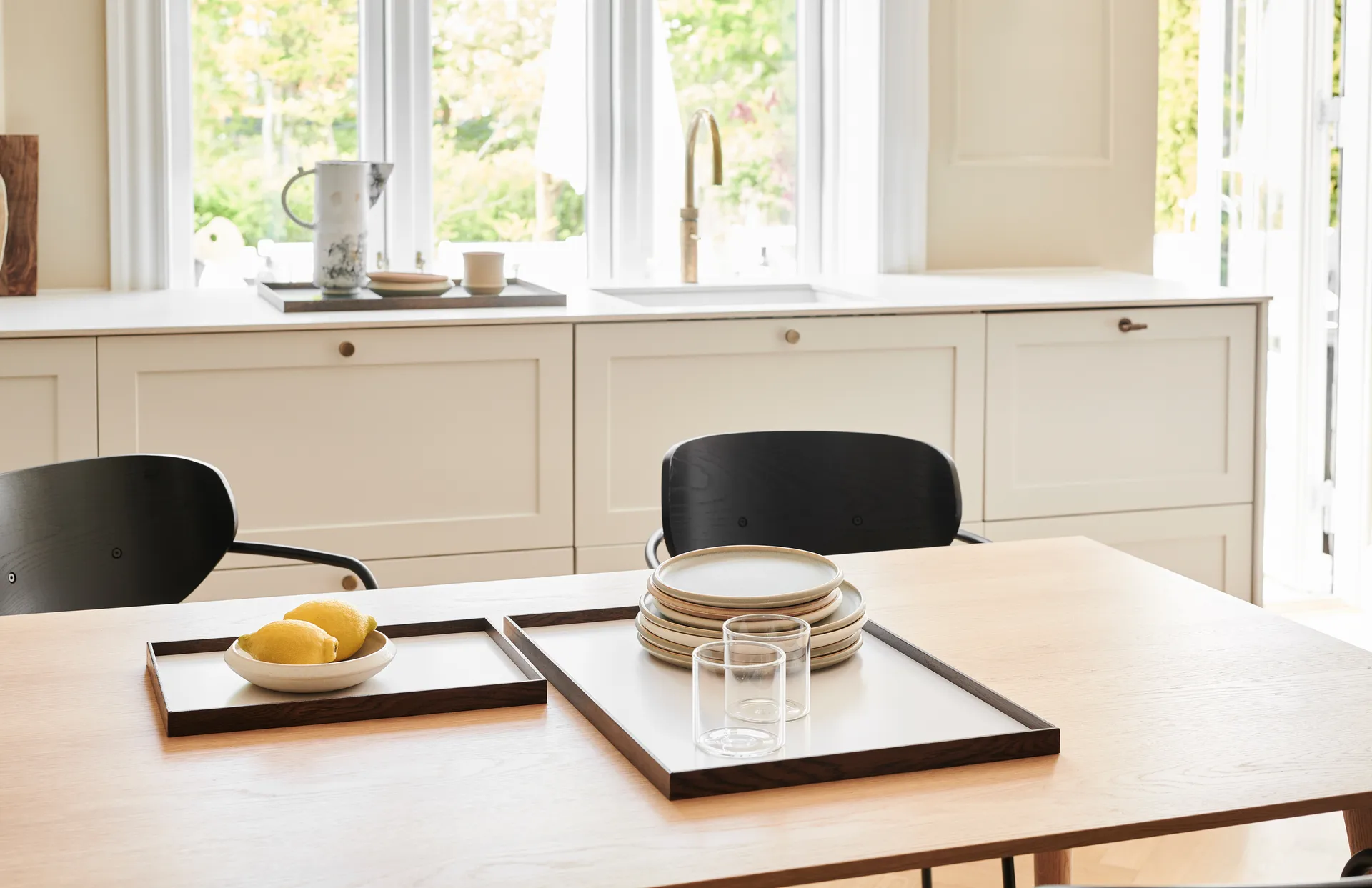 Plateau moyen Frame 23x34 cm, Chêne fumé-beige Gejst