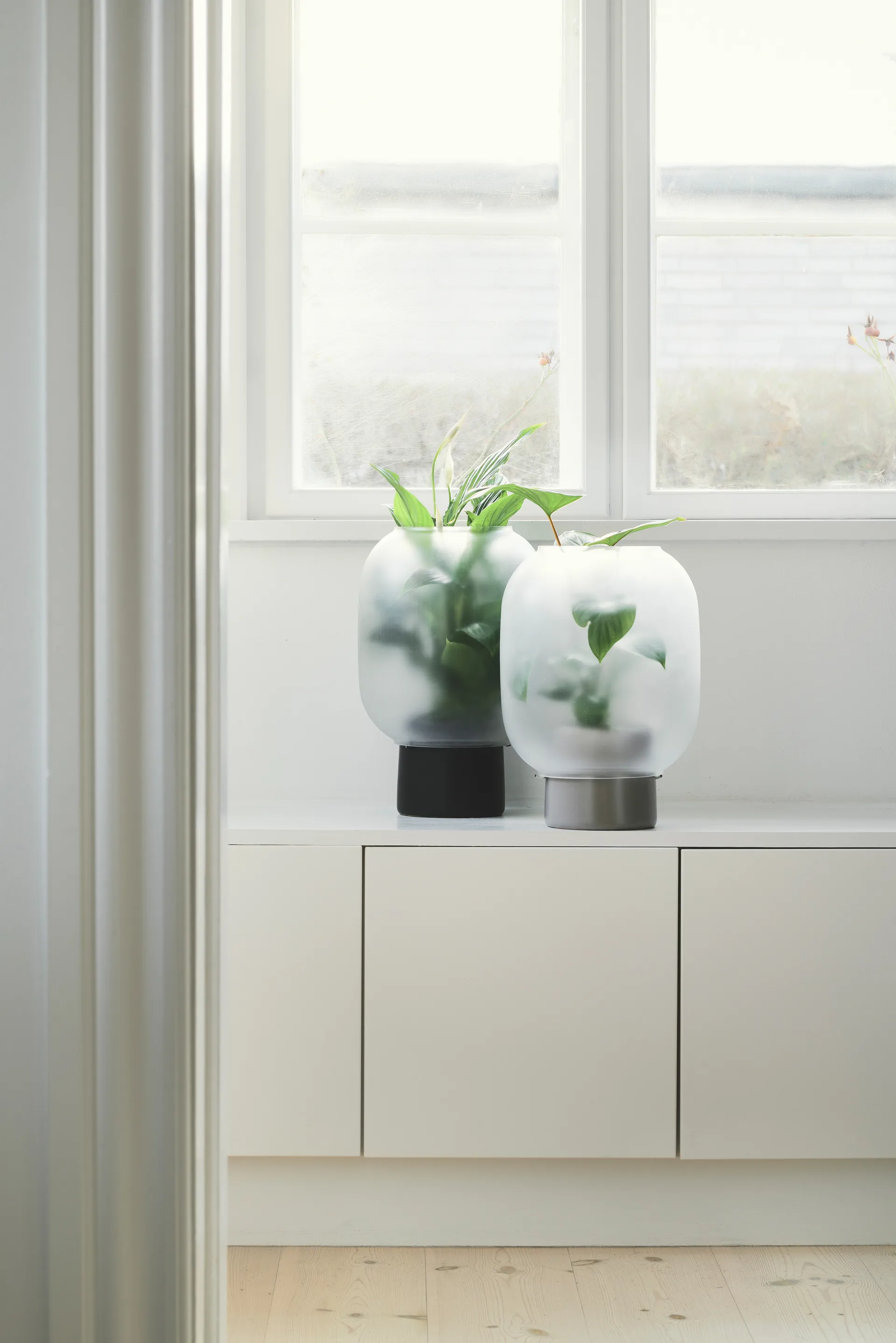 Pot en verre givré Nebl Ø26 cm, Noir Gejst