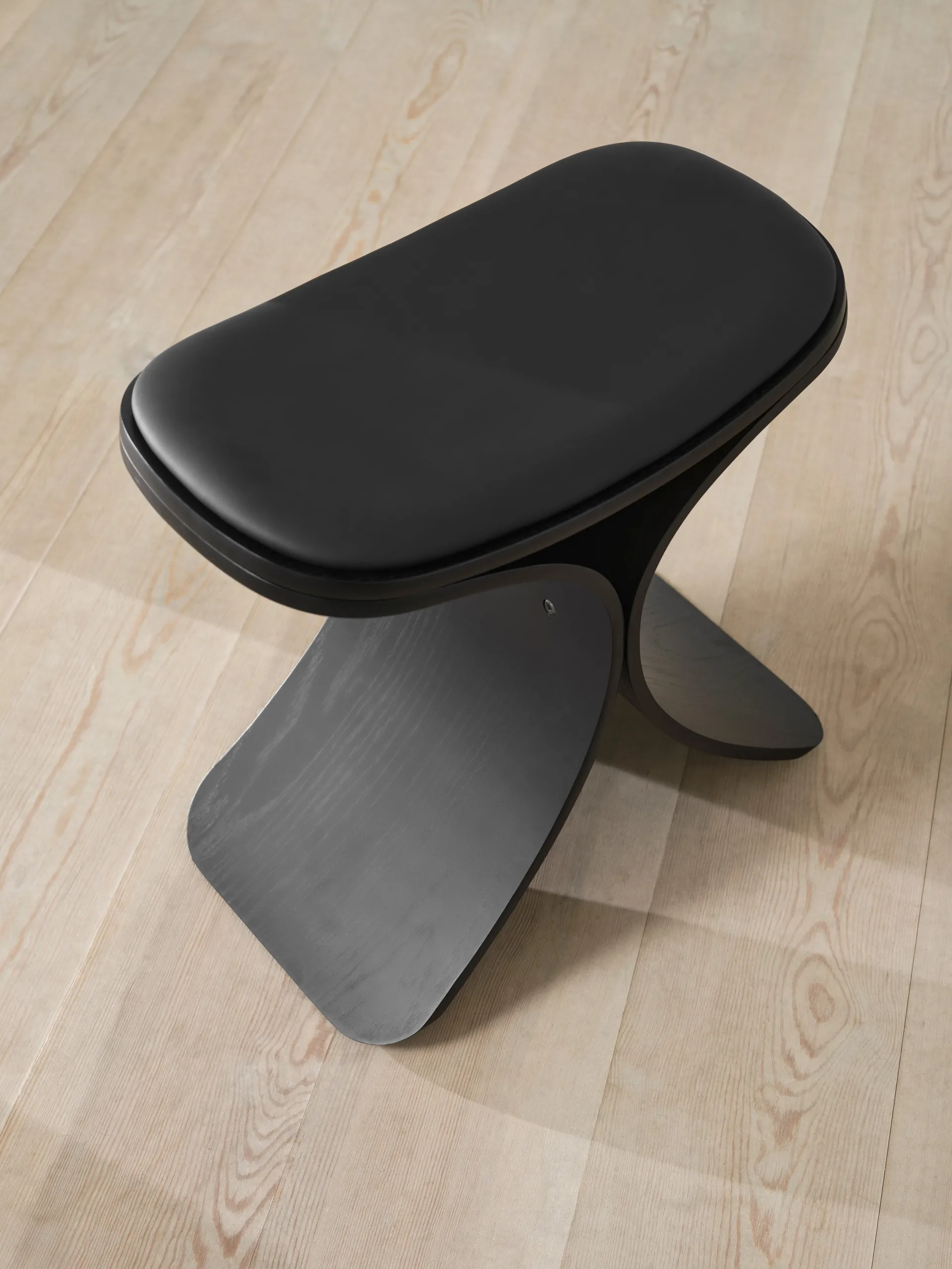 Tabouret Luno 48x28x72 cm, Chêne noir-cuir noir Gejst