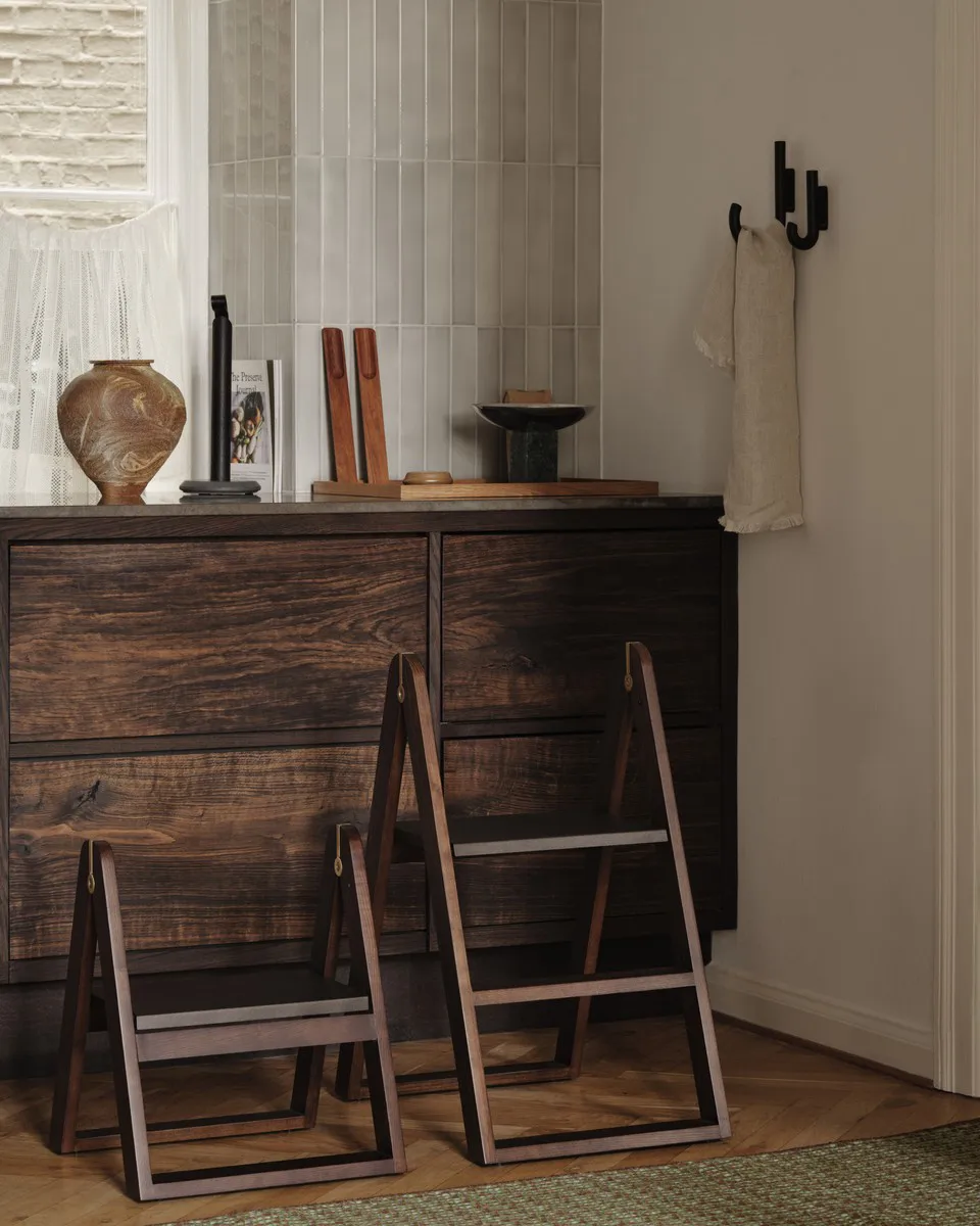 Tabouret Reech, Frêne foncé Gejst