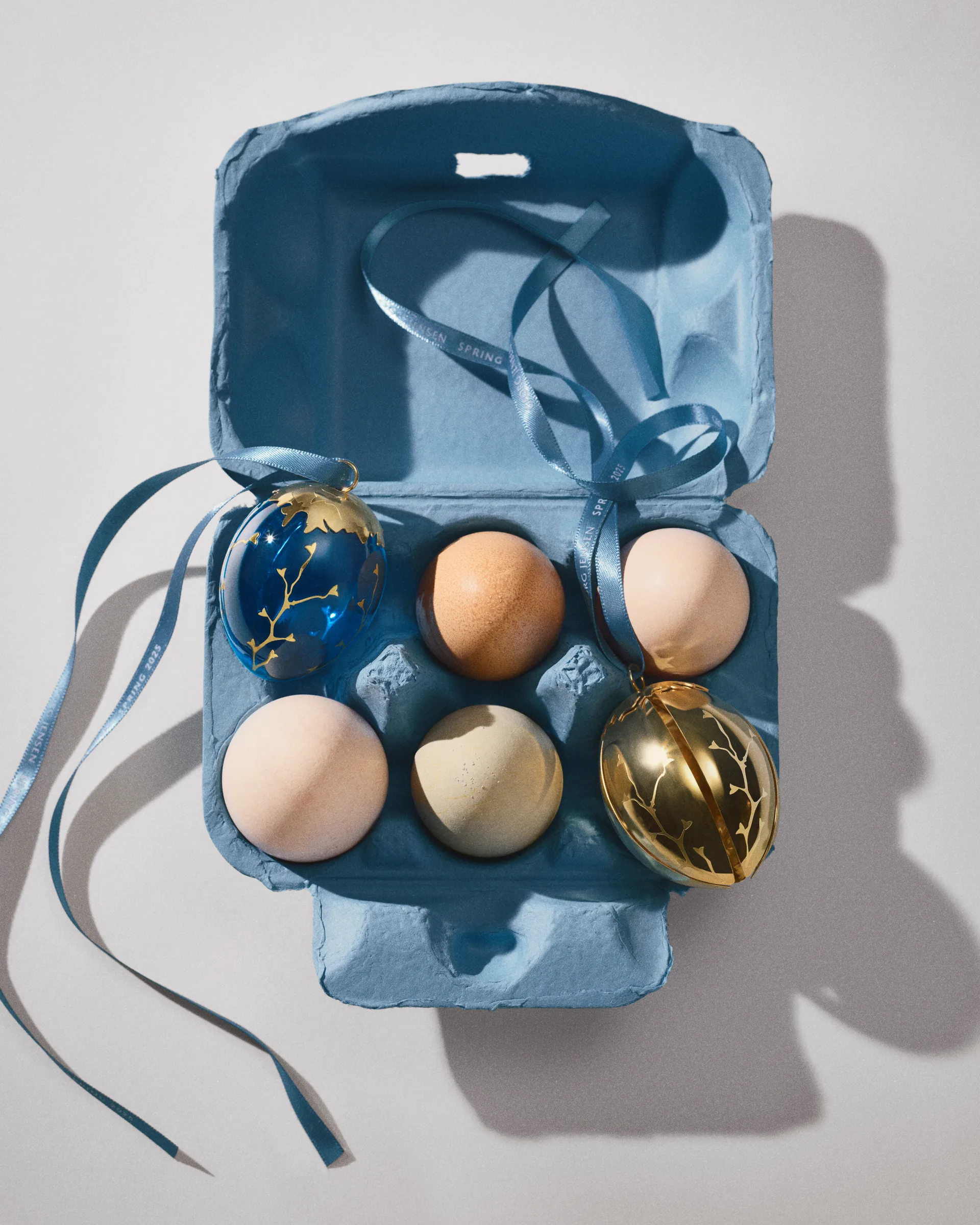 Œuf décoratif Spring 2025 suspensio de Pâques, Verre plaqué or Georg Jensen