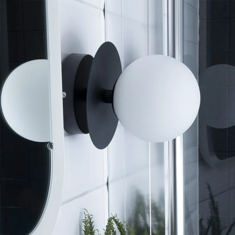 Applique Art Deco IP44, blanc/noir Globen Lighting