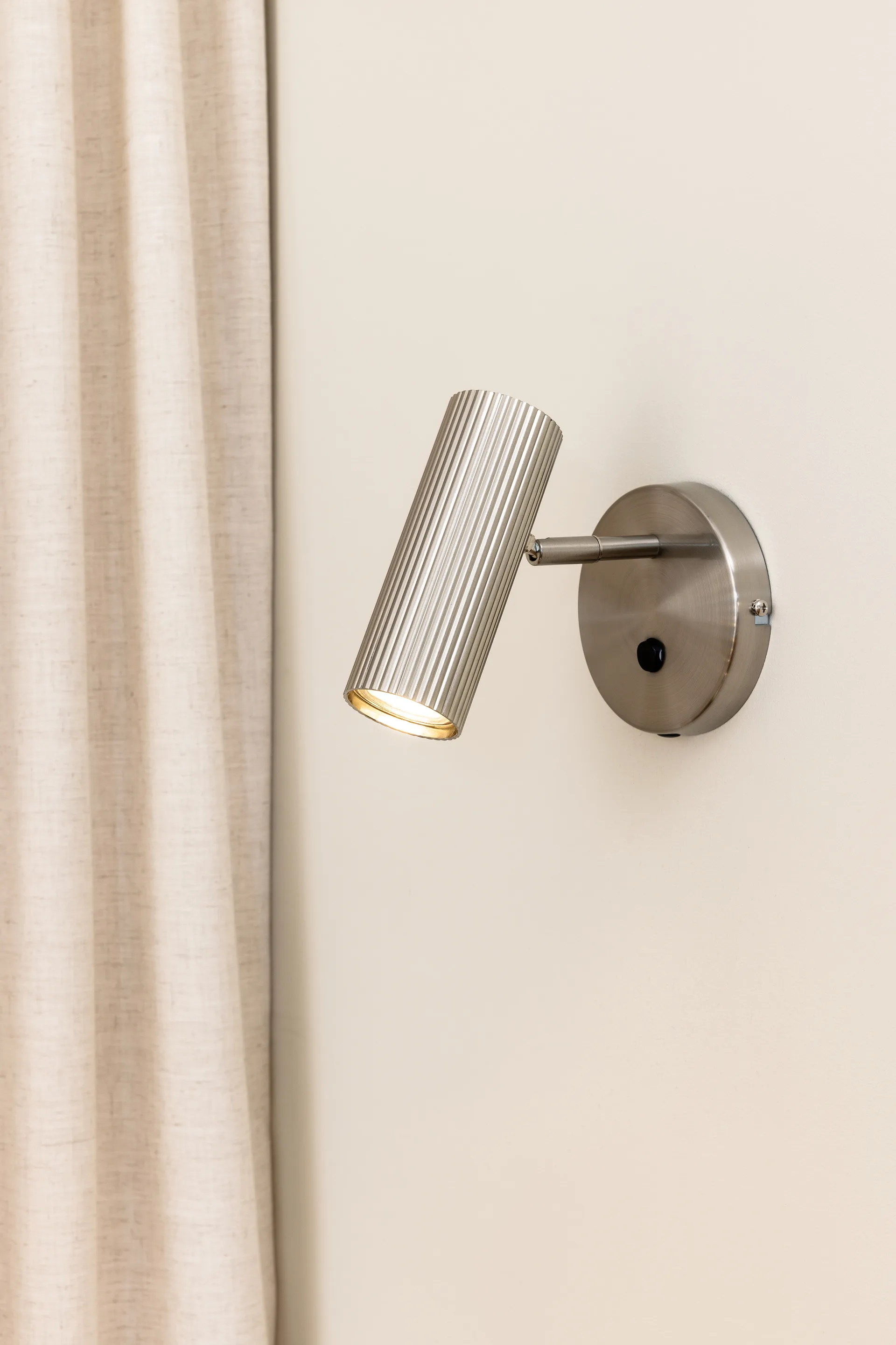 Applique murale Hubble, Acier brossé Globen Lighting