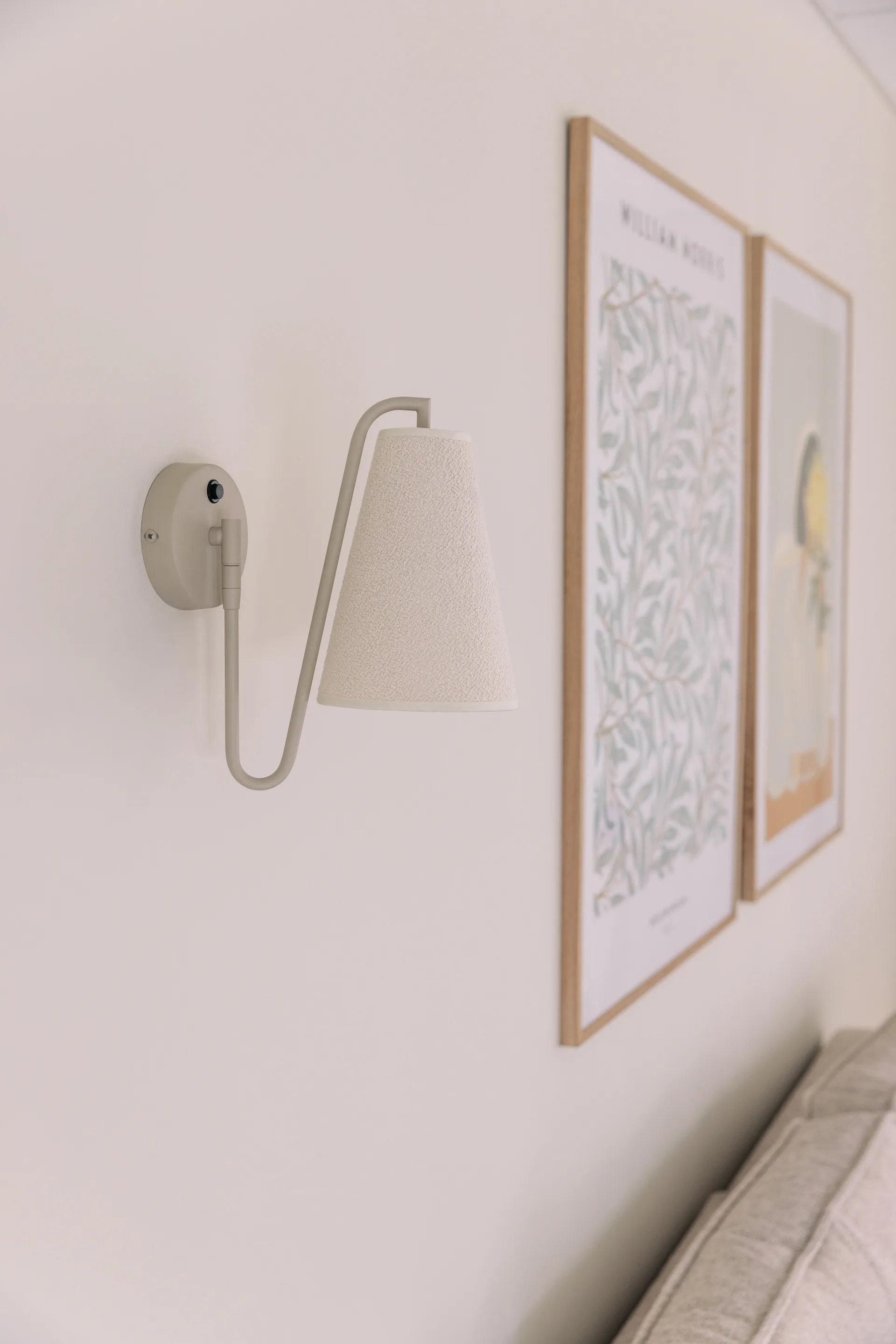Applique murale Lou, Bouclé blanc-beige Globen Lighting