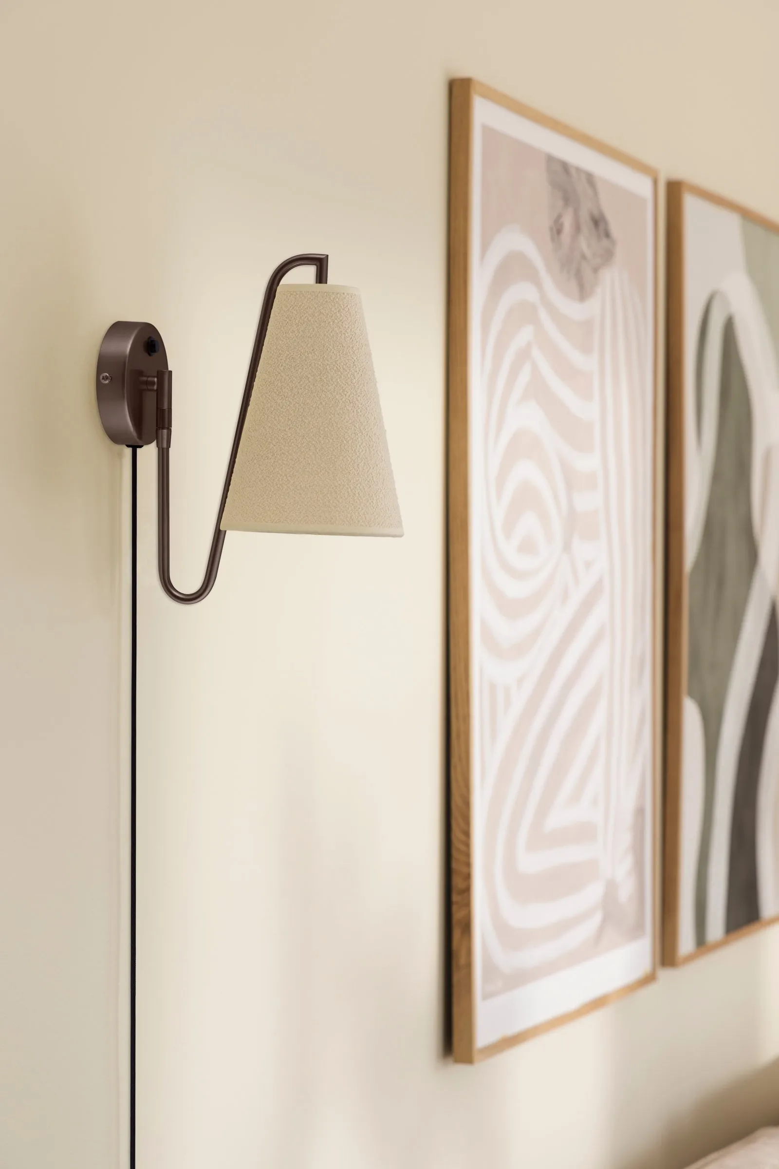 Applique murale Lou, Bouclé blanc-bronze Globen Lighting