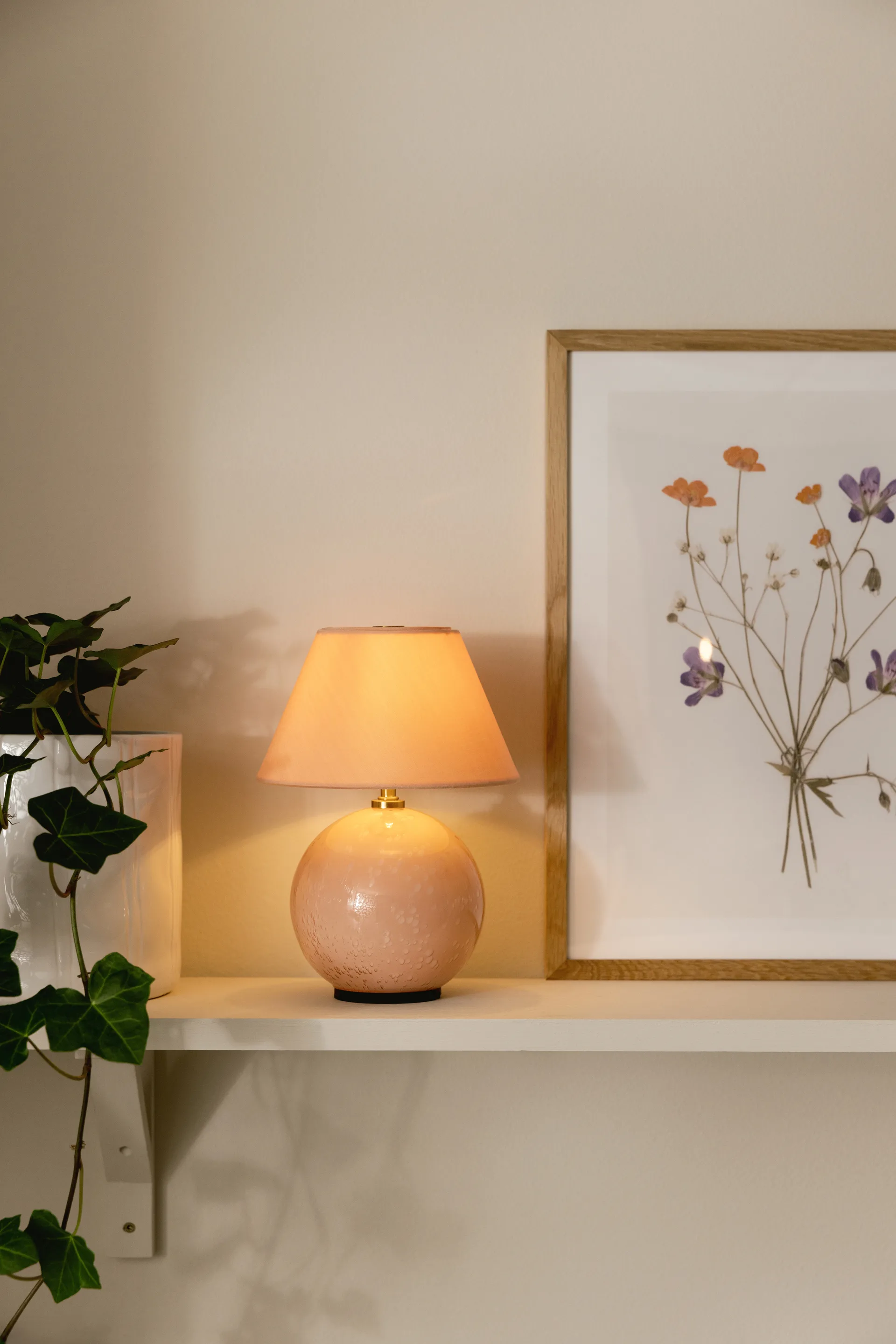 Iris 16 lampe de table portable, Blush Globen Lighting