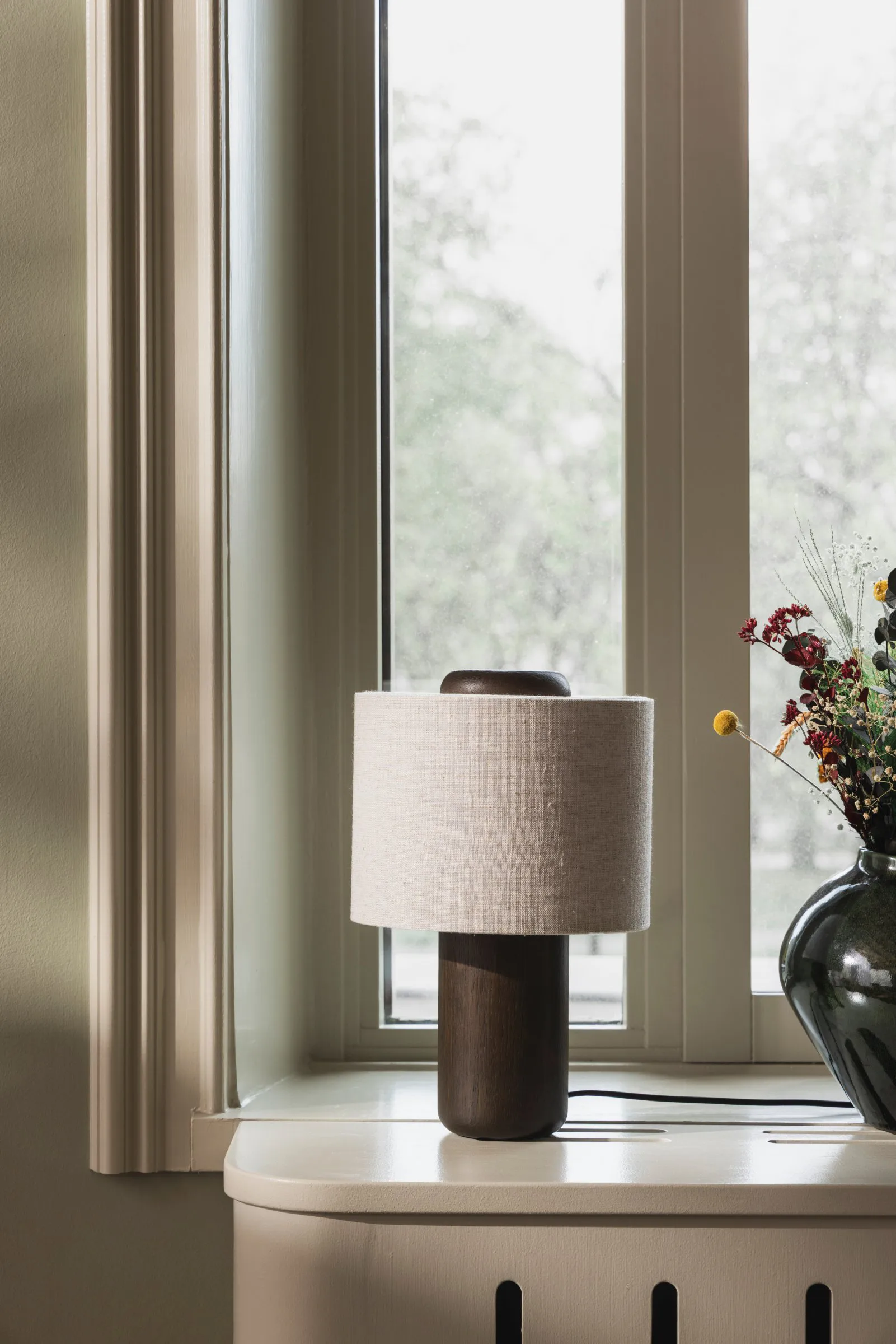 Lampe de table Bosco, Chêne teinté brun Globen Lighting