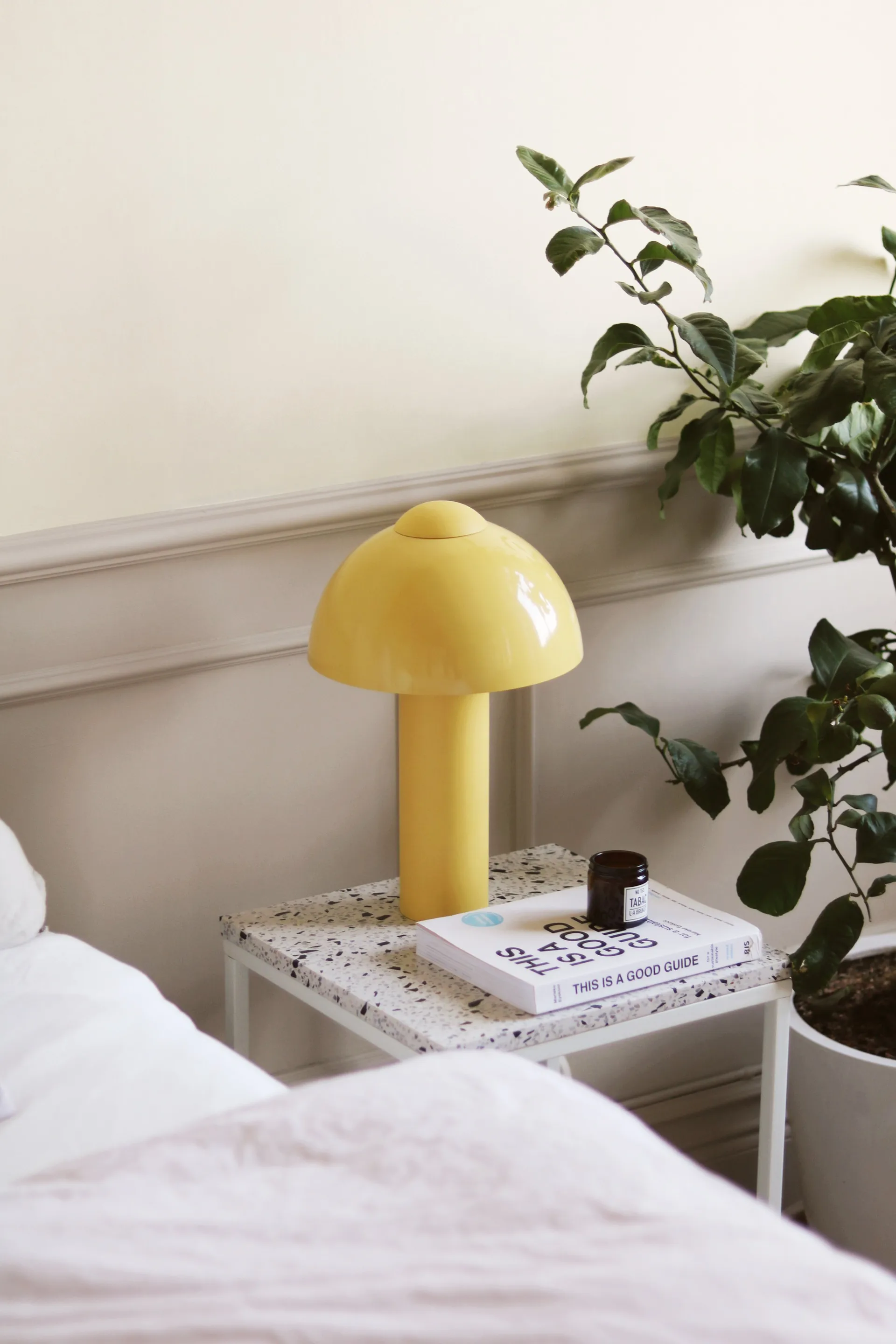 Lampe de table Buddy 23 36 cm, Jaune Globen Lighting