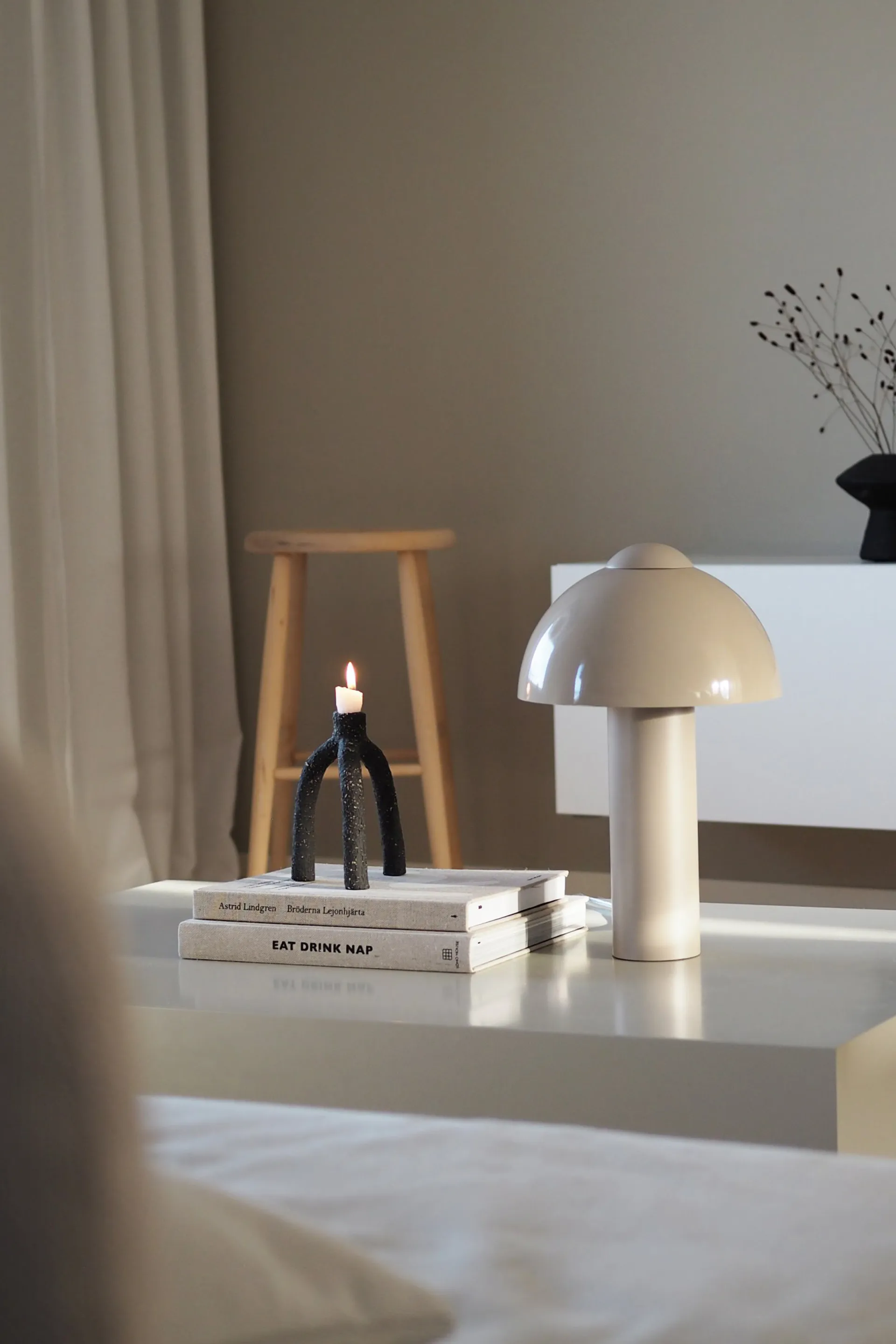 Lampe de table Buddy 23 36 cm, Sable Globen Lighting