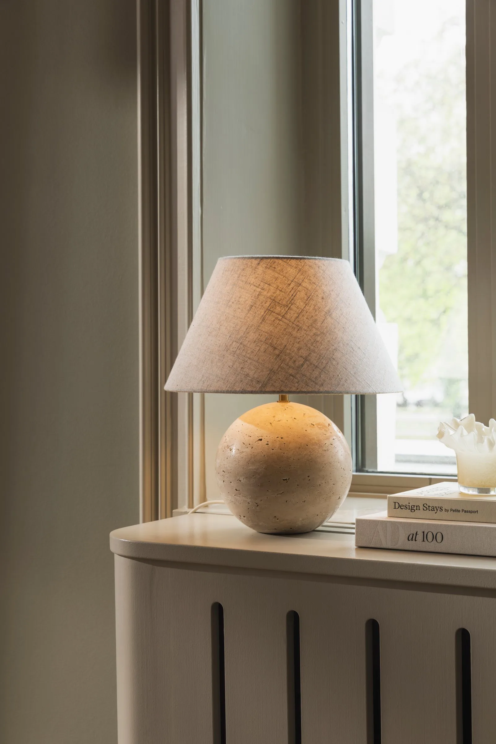 Lampe de table Castello 35, Travertin beige Globen Lighting