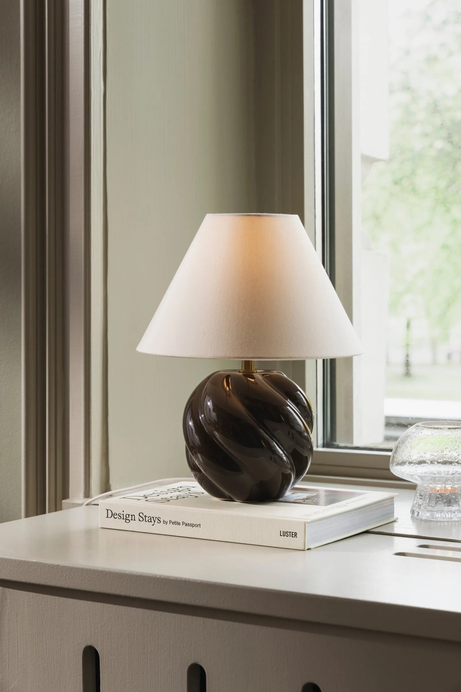 Lampe de table Dahlia, Mocha Globen Lighting