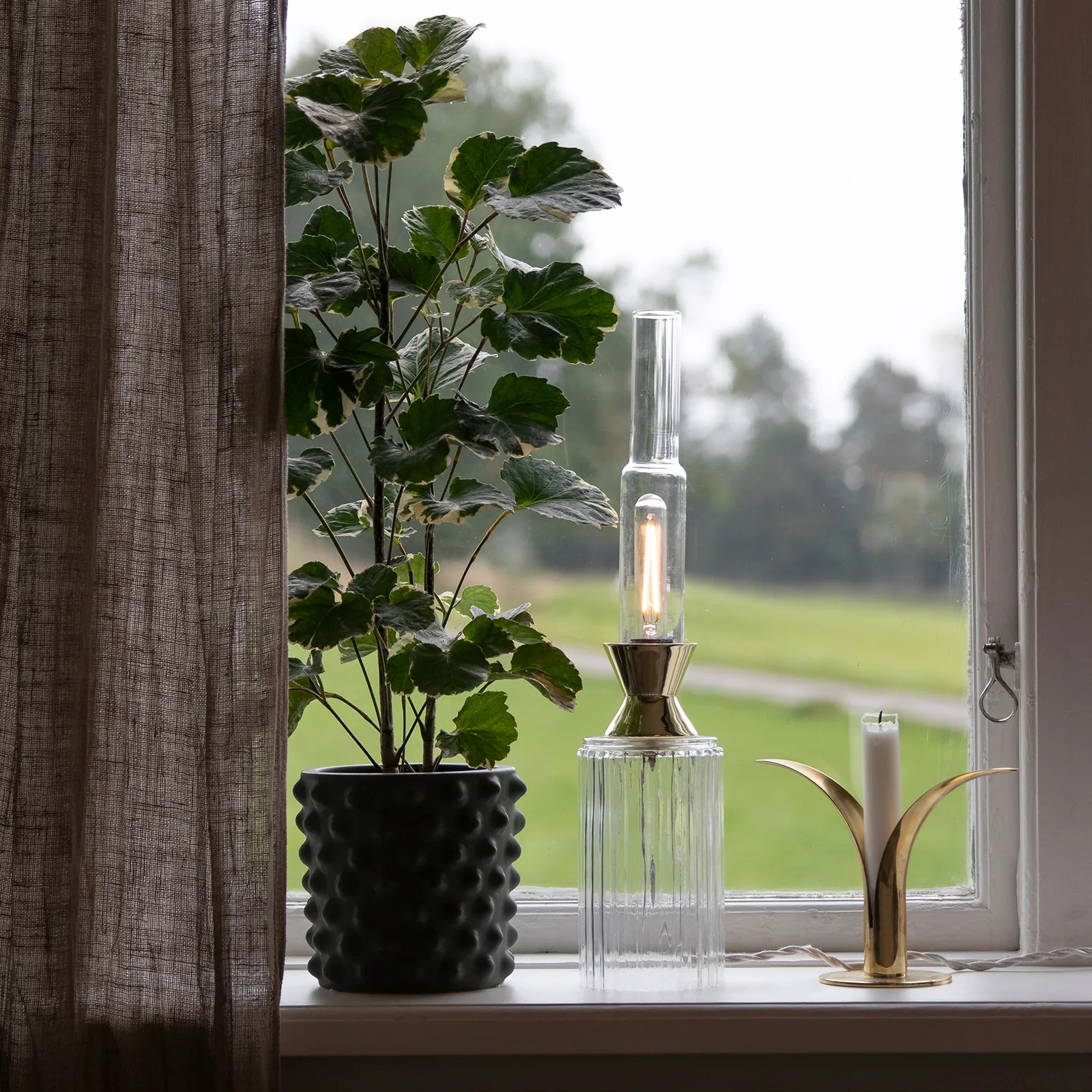 Lampe de table Ester, Transparent-Laiton Globen Lighting