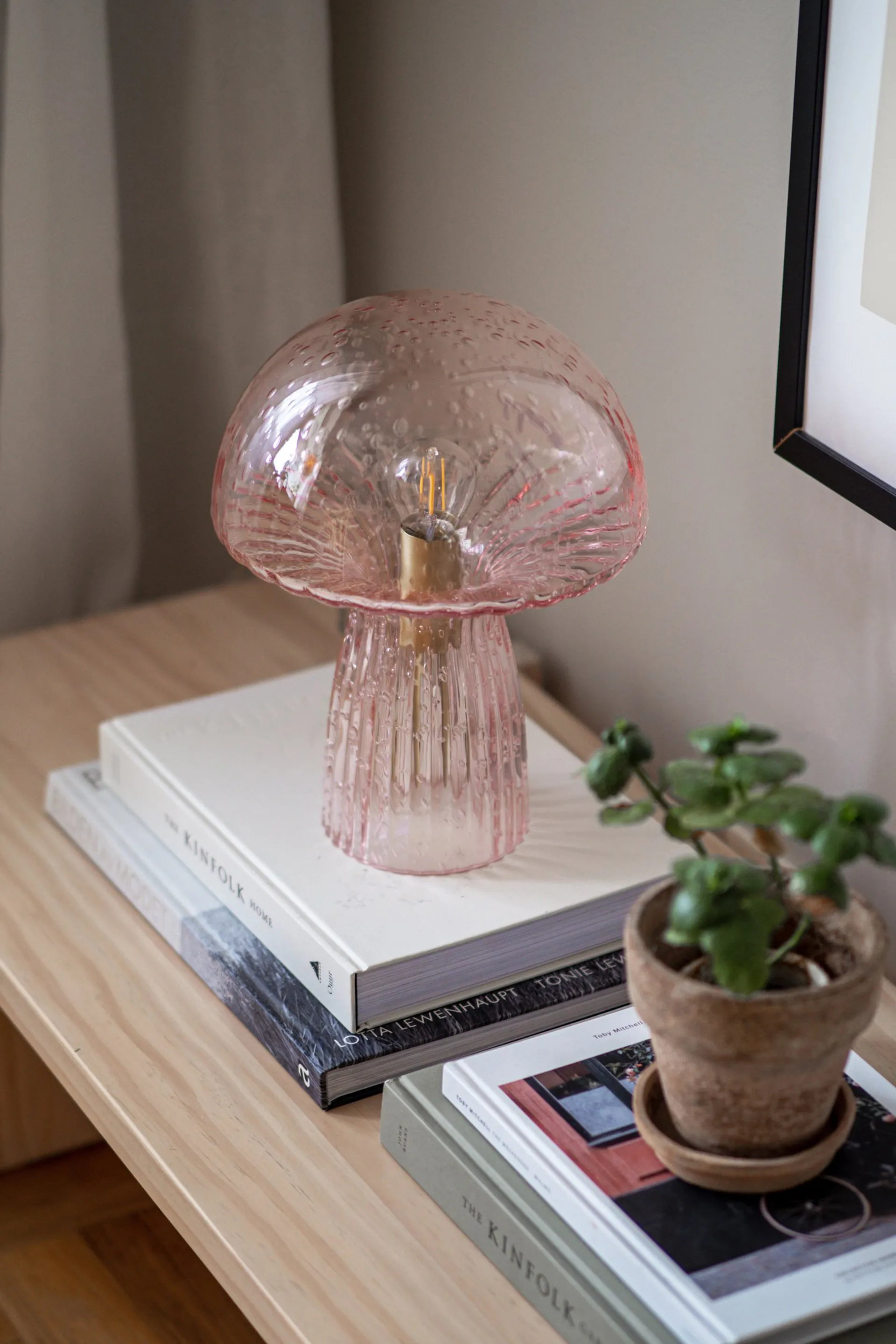 Lampe de table Fungo Special Edition rose, 30 cm Globen Lighting