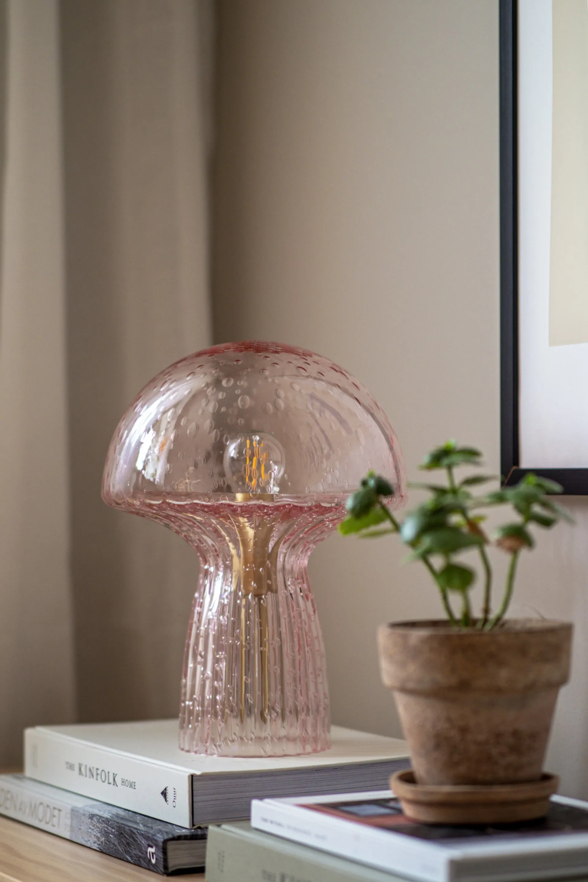 Lampe de table Fungo Special Edition rose, 30 cm Globen Lighting