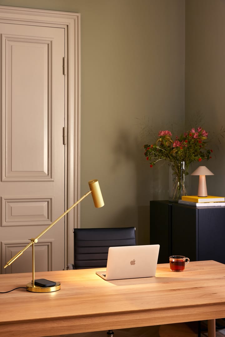 Lampe de table Hubble Read chargement sans fil, Laiton brossé Globen Lighting