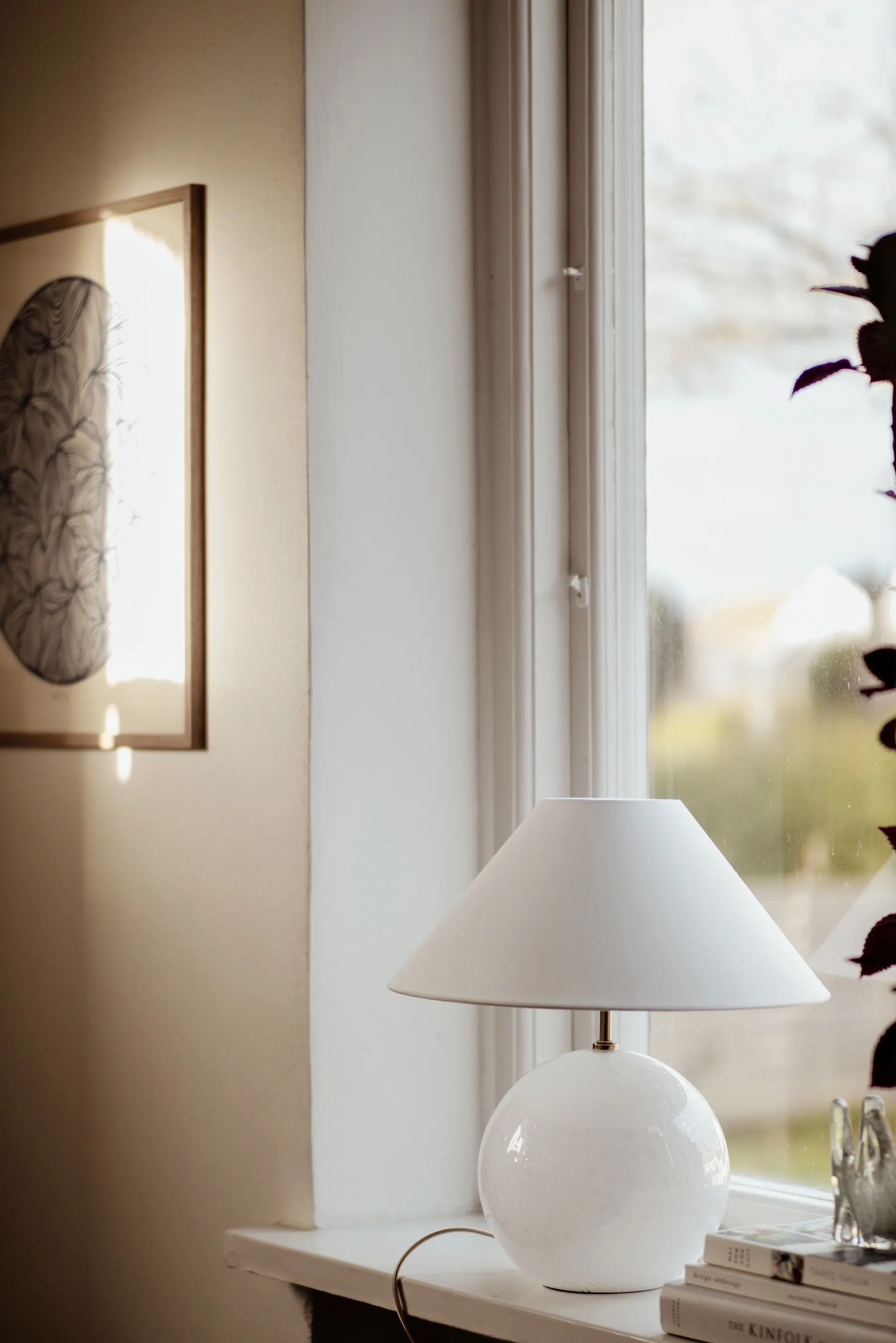 Lampe de table Iris 35 39 cm, Blanc Globen Lighting