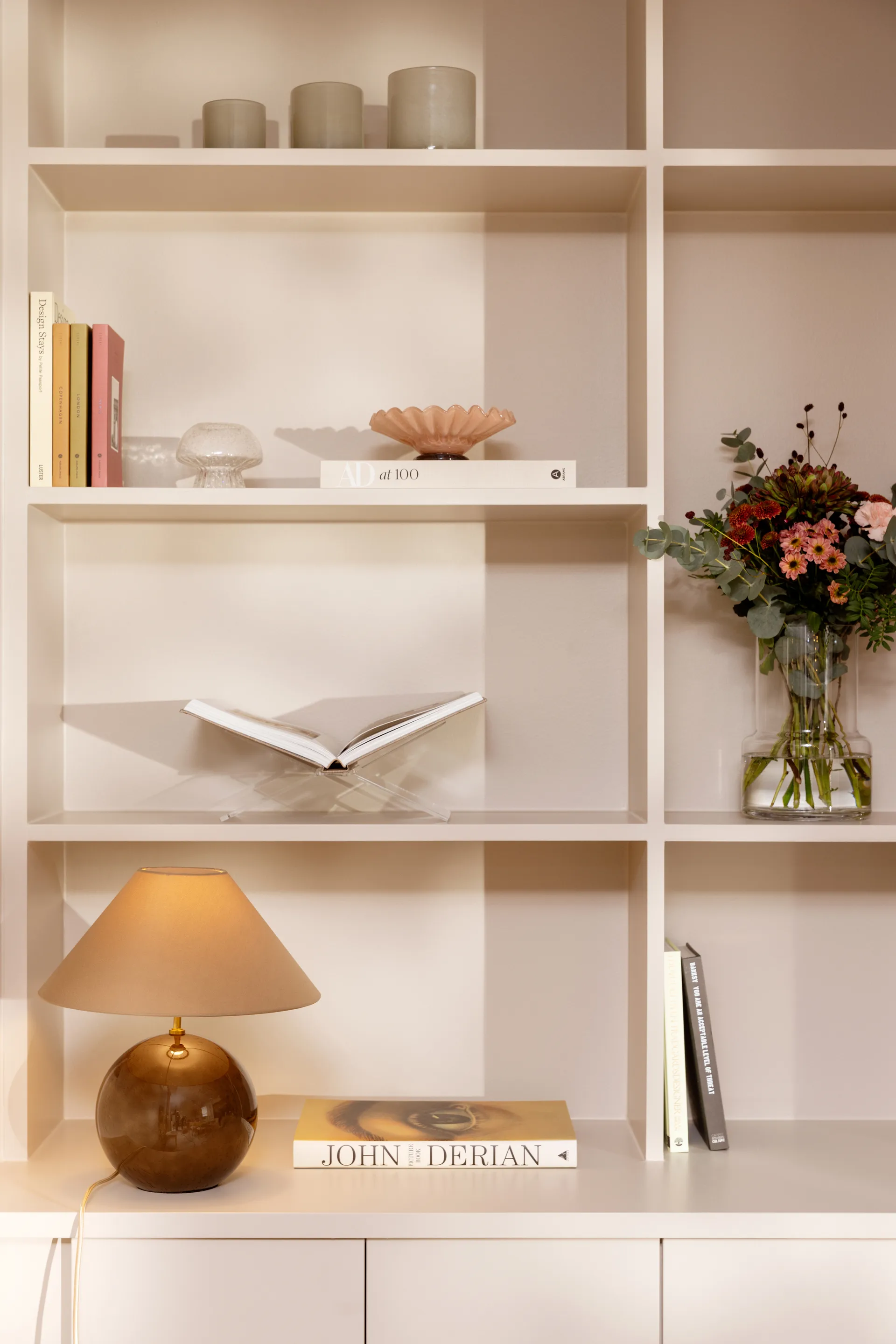 Lampe de table Iris 35 39 cm, Mocha Globen Lighting