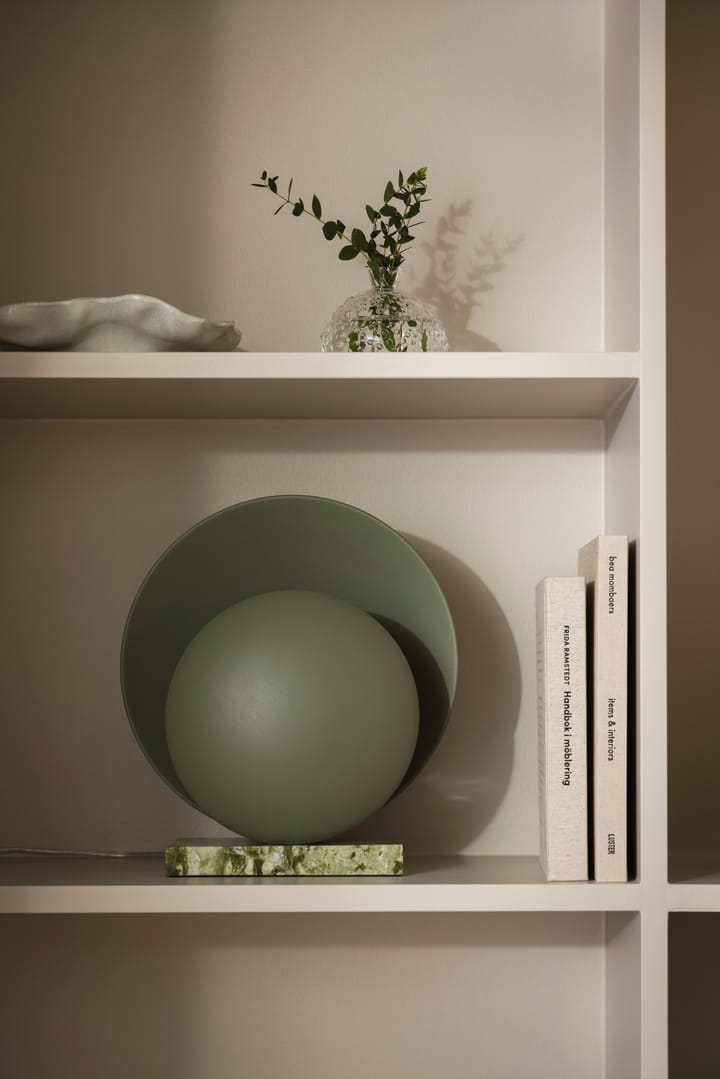 Lampe de table Orbit, Vert mousse Globen Lighting