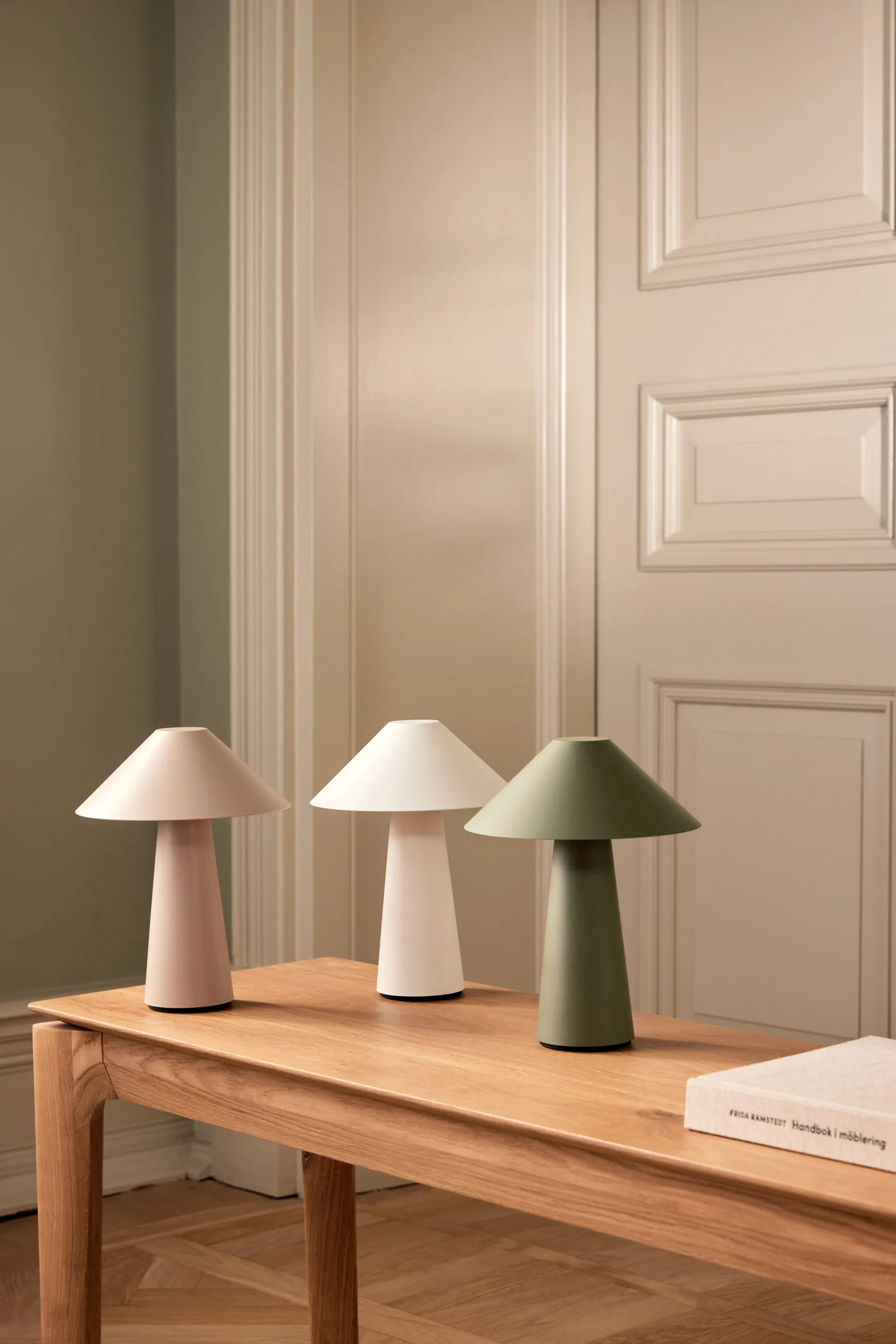 Lampe de table portable Cannes, Blanc Globen Lighting