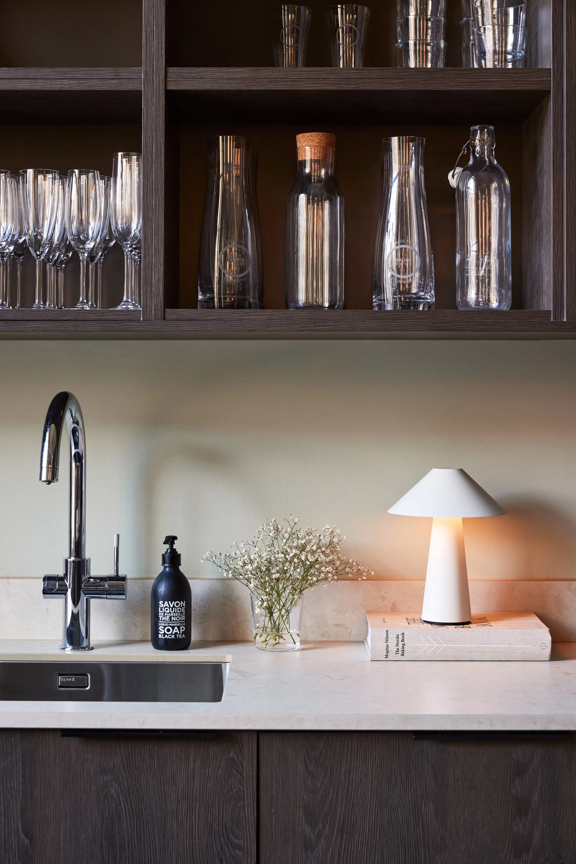 Lampe de table portable Cannes, Blanc Globen Lighting