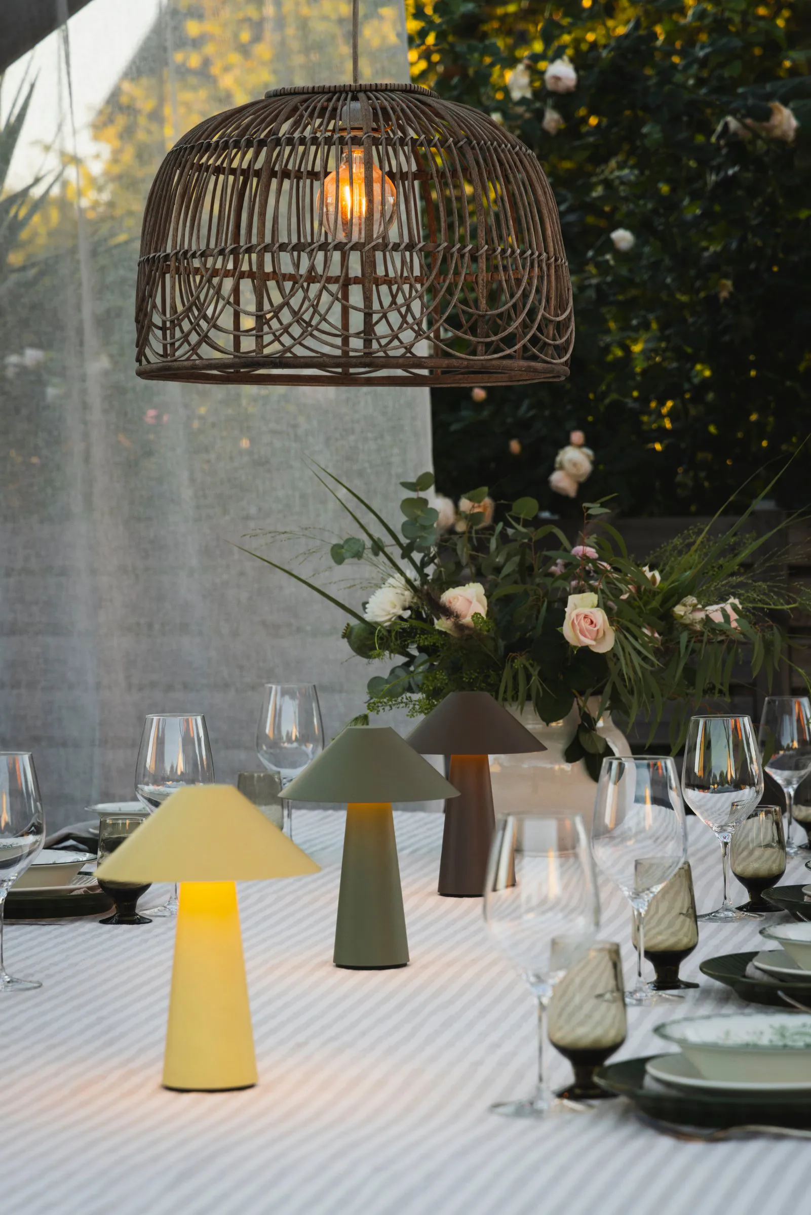 Lampe de table portable Cannes, Jaune avoine Globen Lighting