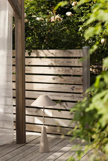 Lampe sur pied portable Cannes - Mud - Globen Lighting