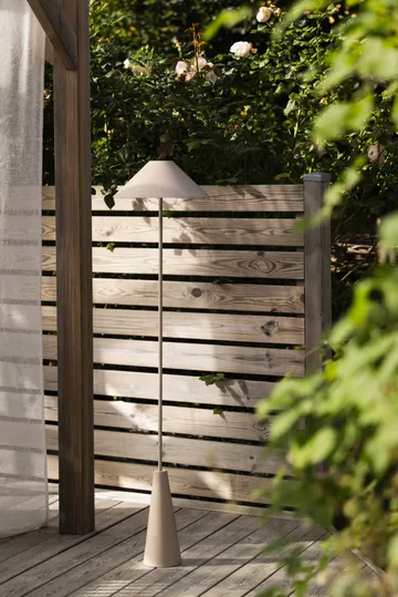 Lampe sur pied portable Cannes - Mud - Globen Lighting