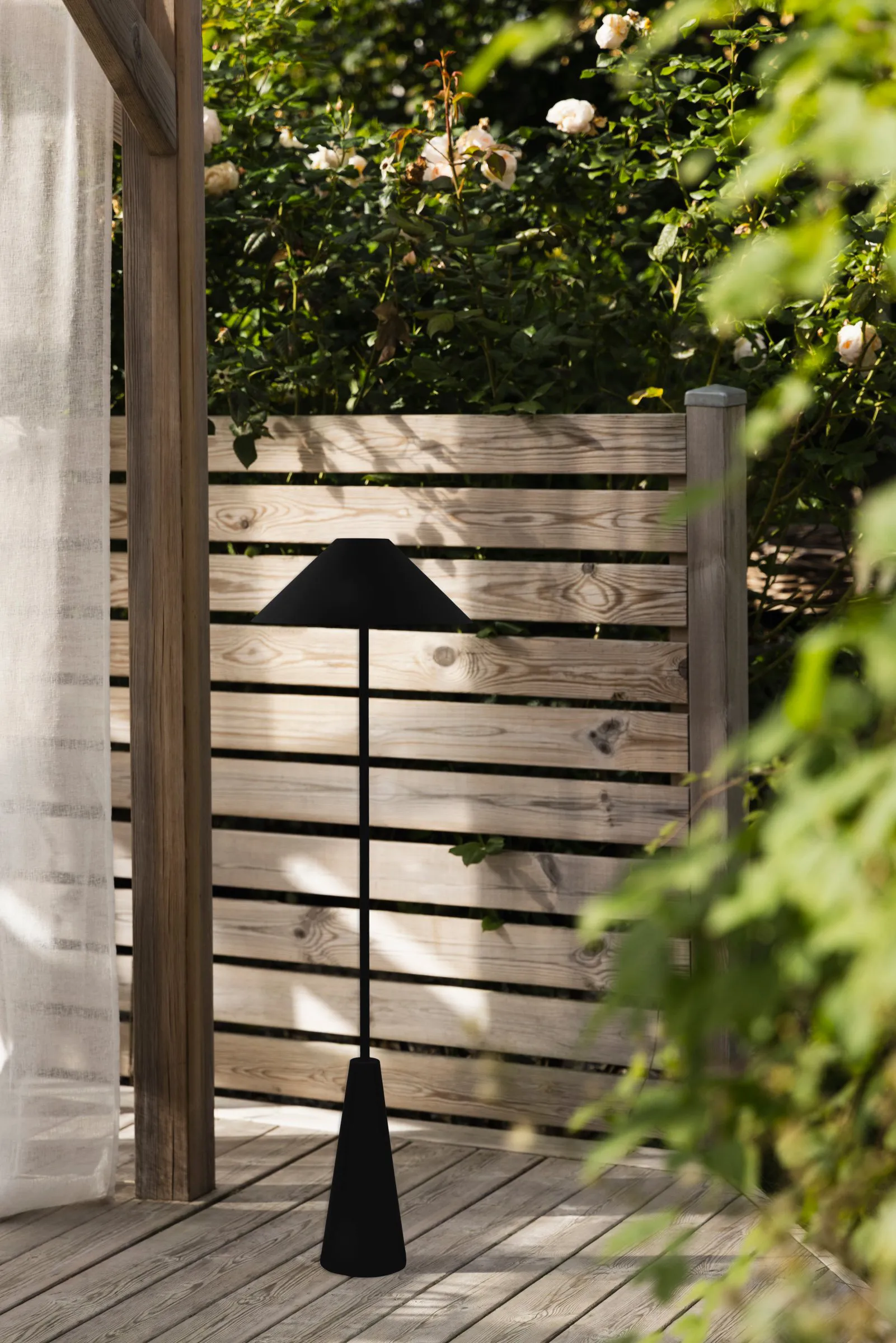 Lampe sur pied portable Cannes, Noir Globen Lighting