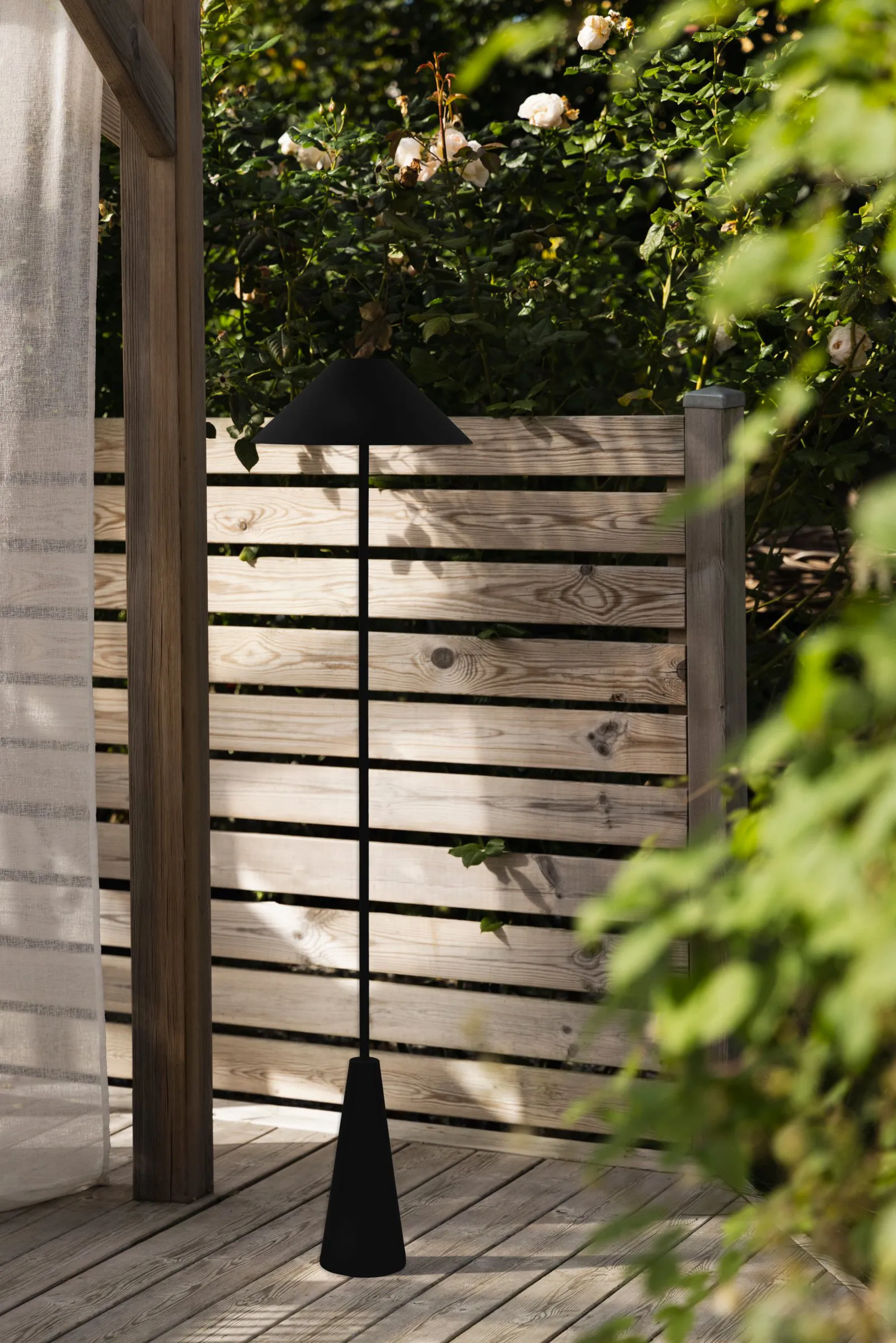 Lampe sur pied portable Cannes, Noir Globen Lighting