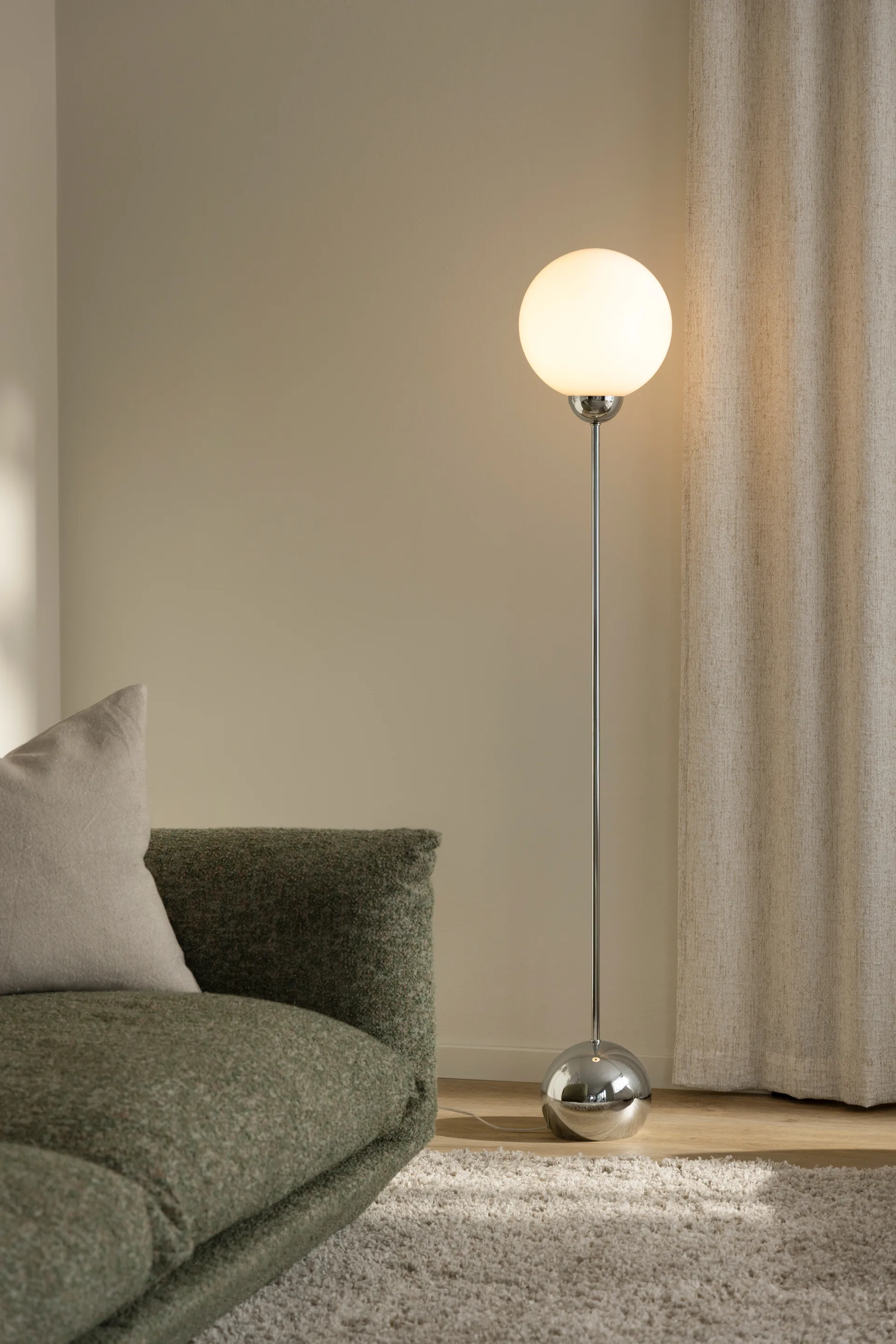Lampe sur pied Ripley, Chrome Globen Lighting