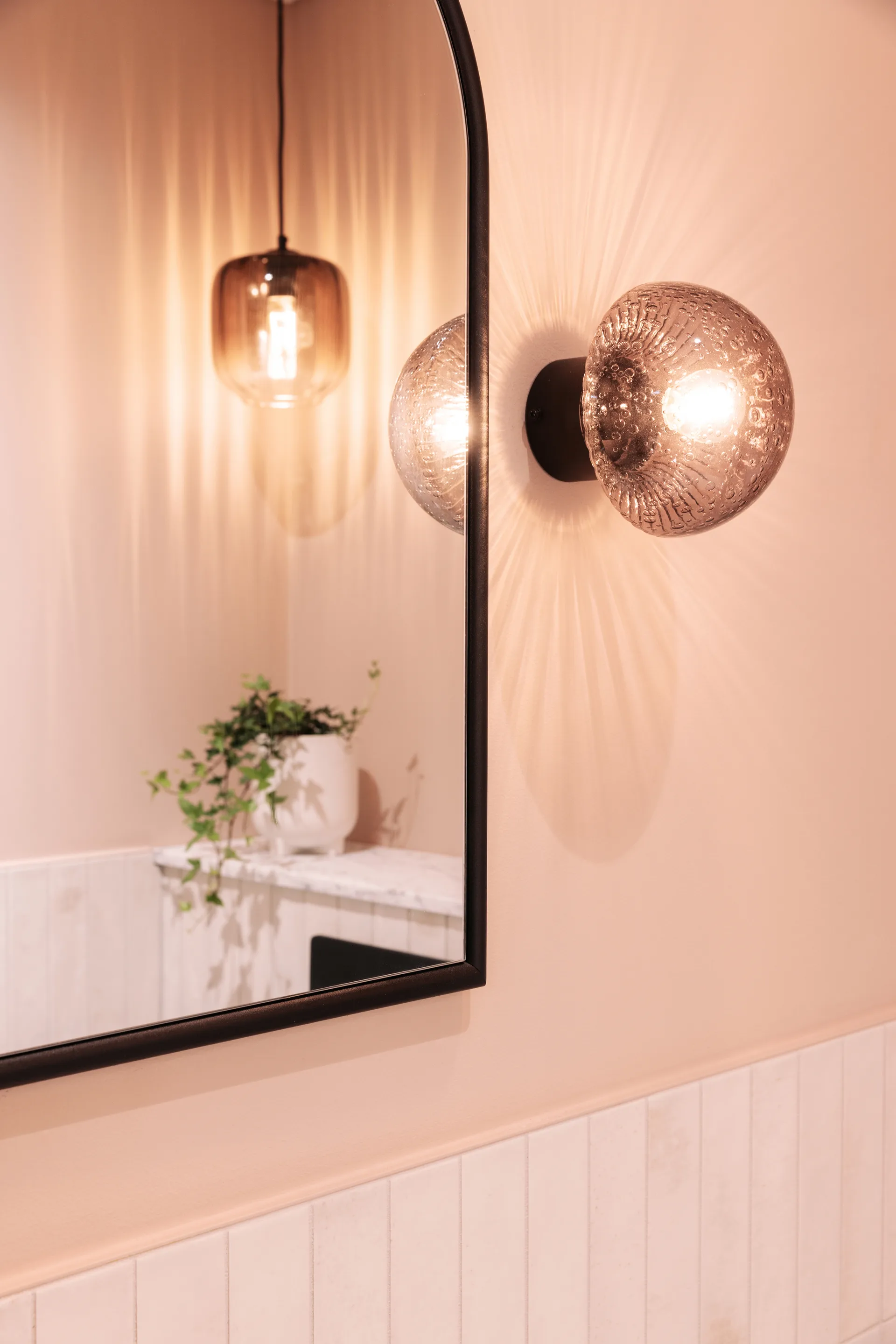 Plafonnier Fungo Ø16 cm, Fumé-noir Globen Lighting