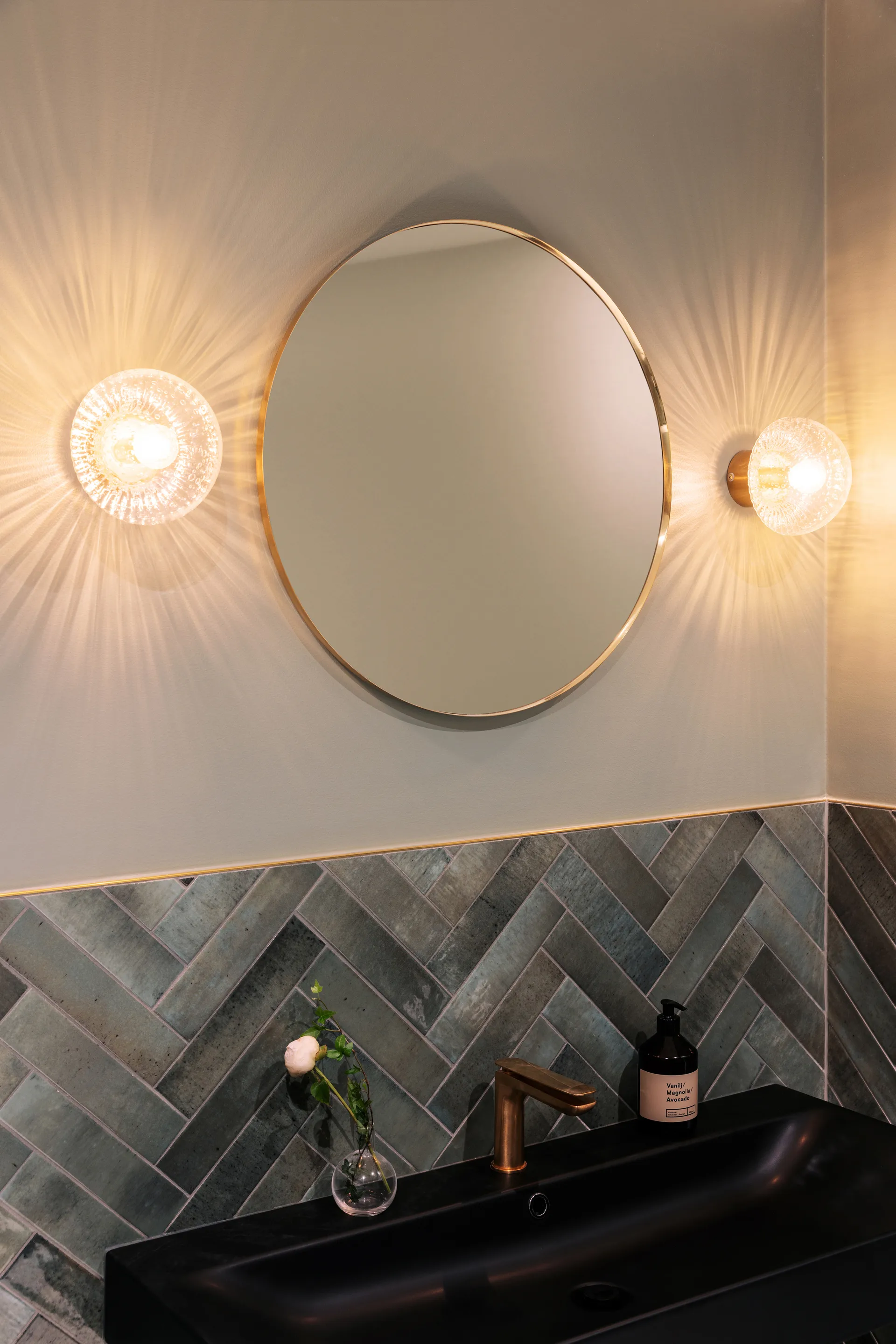 Plafonnier Fungo Ø16 cm, Klar-brossé laiton Globen Lighting