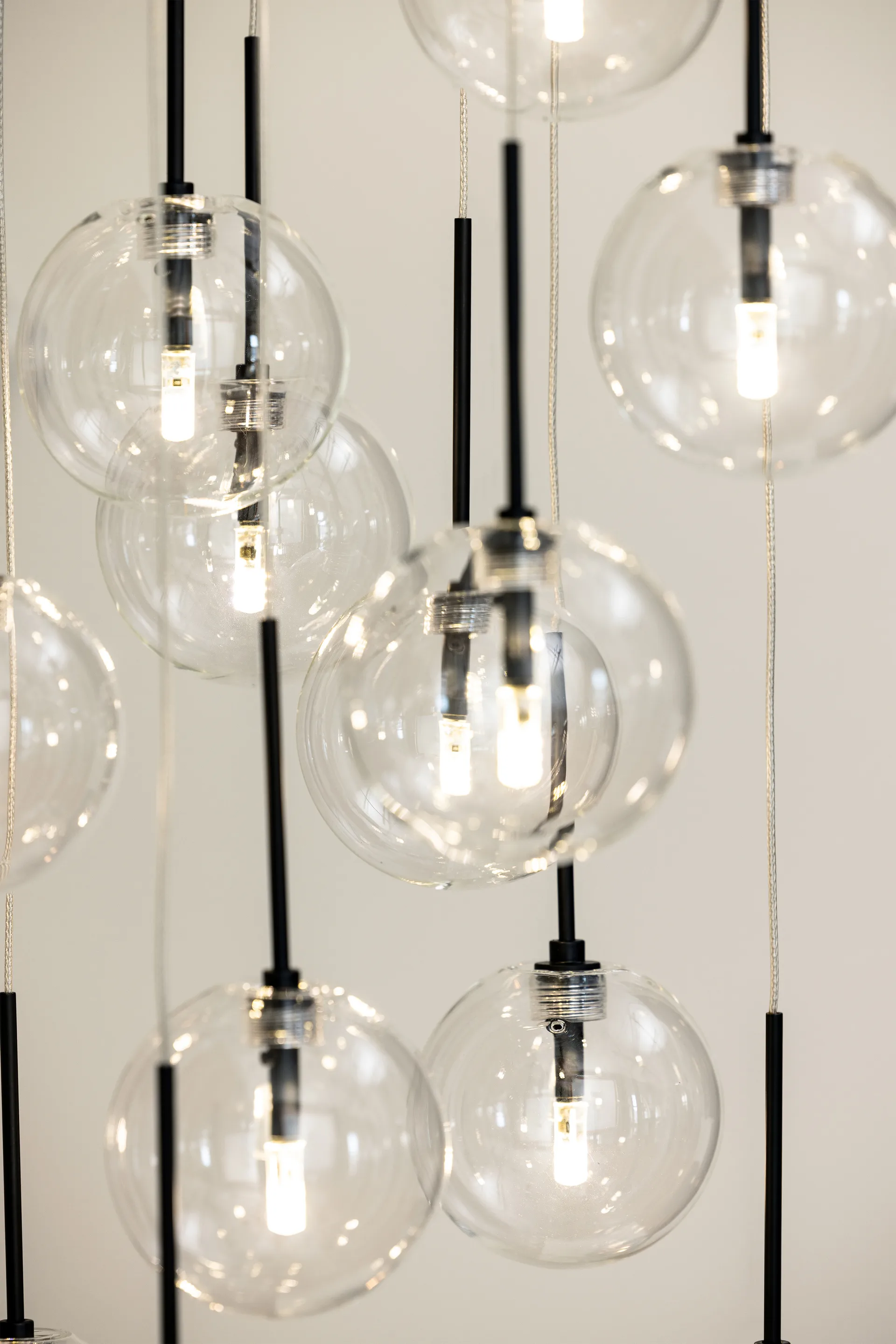 Suspension Skyfall, Transparent-noir Globen Lighting