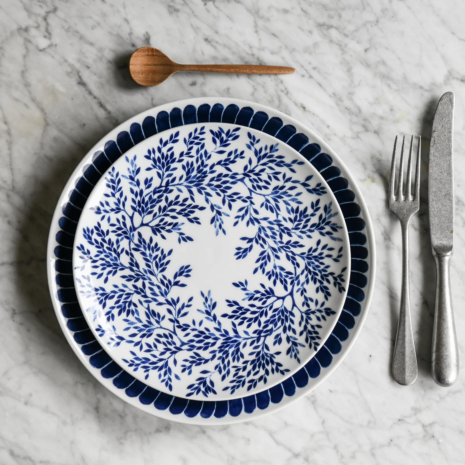 Assiette Botanica Myrte Ø21, Bleu Götefors Porslin