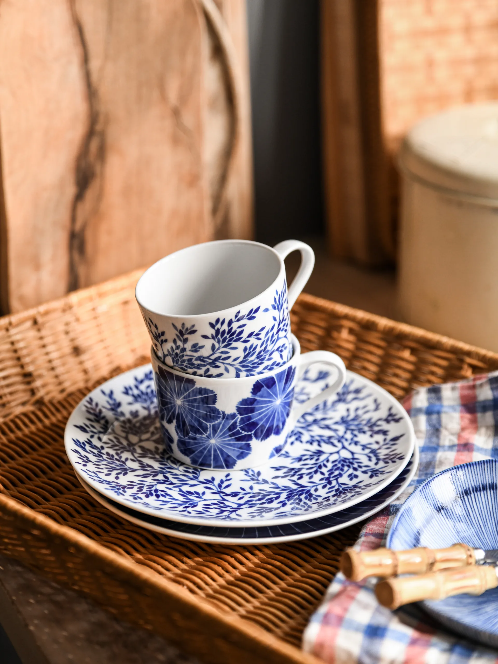 Assiette Botanica Myrte Ø21, Bleu Götefors Porslin