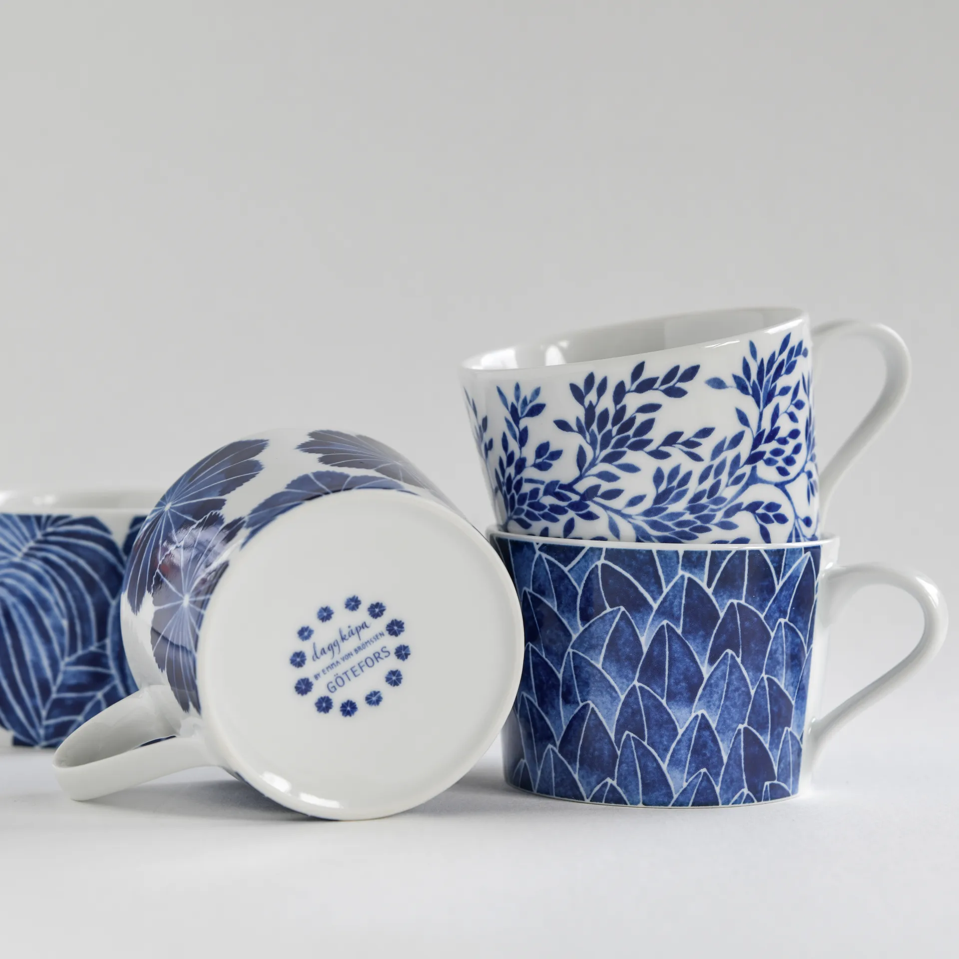 Tasse avec anse Botanica, Alchémille commune Götefors Porslin