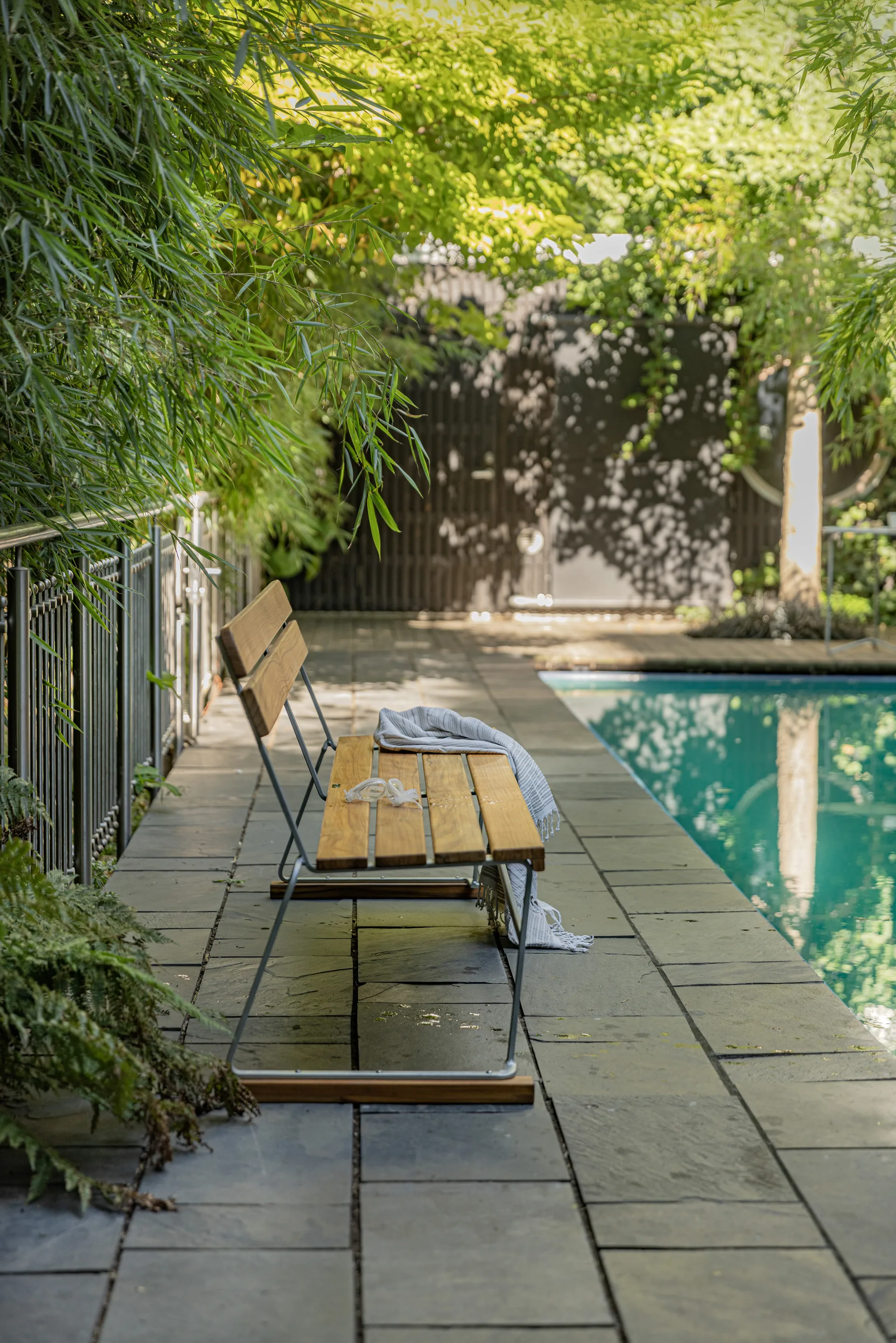 Canapé 5, Teck-galvanisation à chaud Grythyttan Stålmöbler