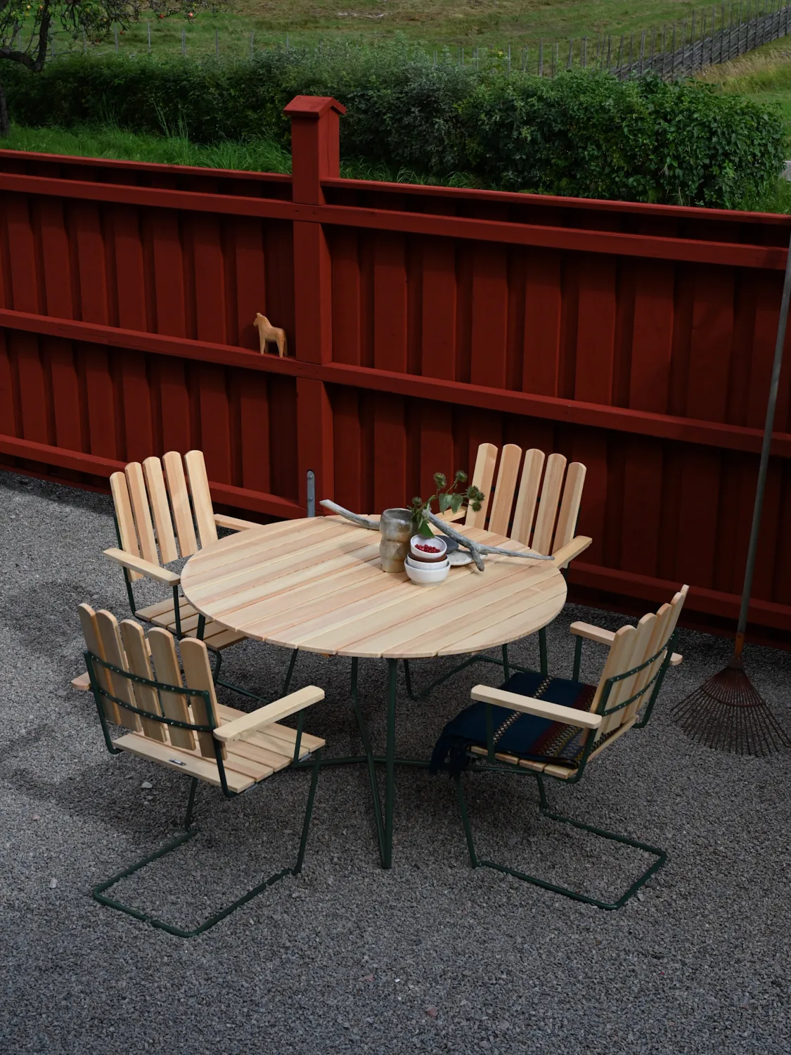 Table à manger 9A, Pin huilé-vert, Ø120 cm Grythyttan Stålmöbler