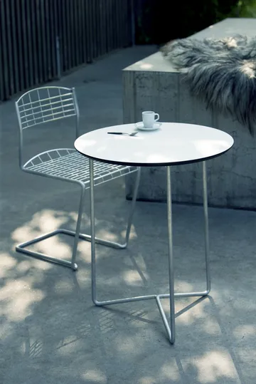 Table High Tech - Blanc-structure en acier avec galvanisation à chaud, Ø60 cm - Grythyttan Stålmöbler