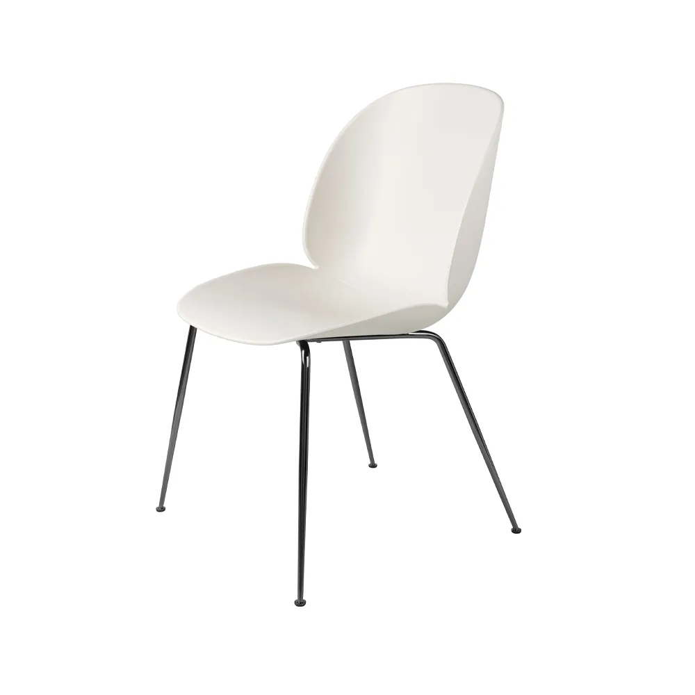 Chaise Beetle, alabaster white, structure en acier chromé noir GUBI