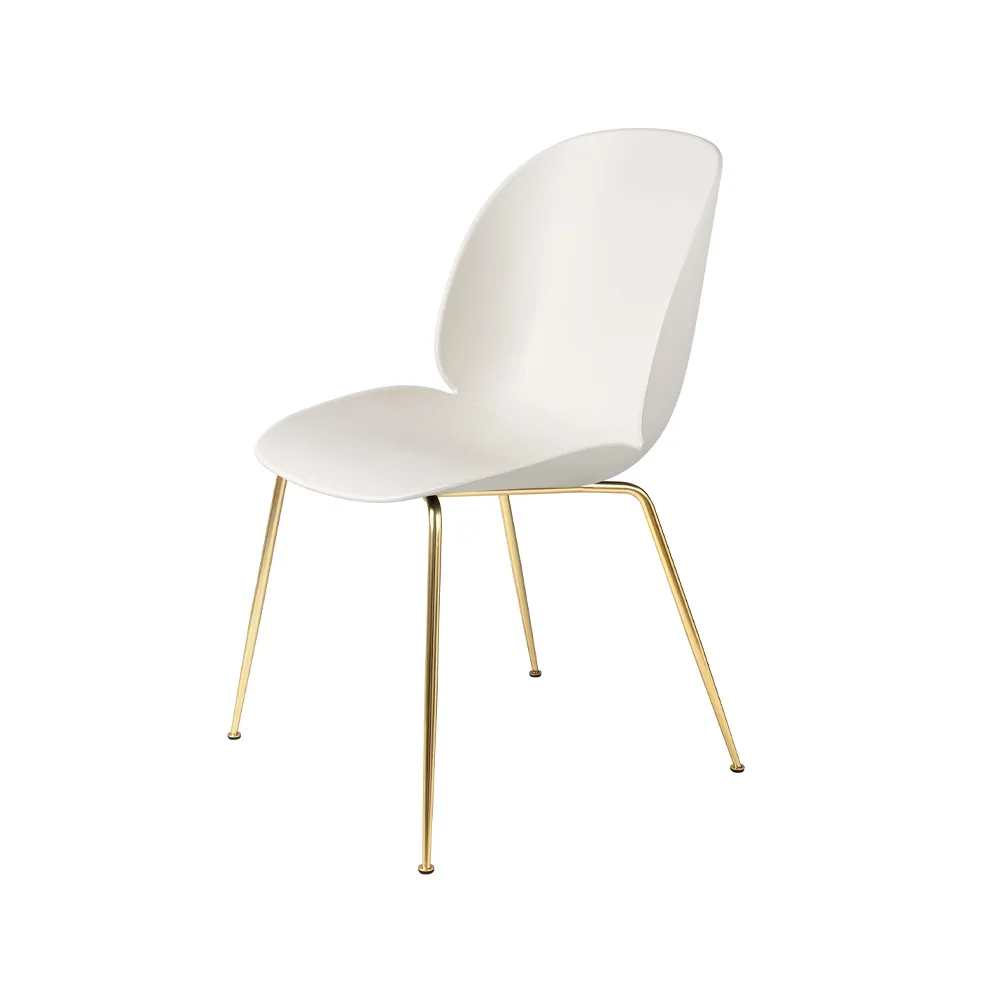 Chaise Beetle, Blanc albâtre, support en laiton GUBI