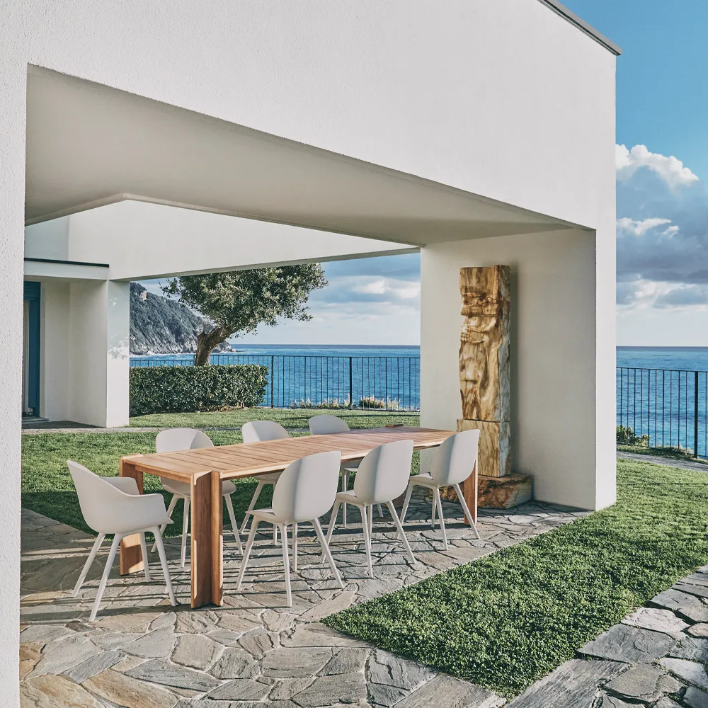 Chaise Beetle Dining Outdoor, new beige GUBI