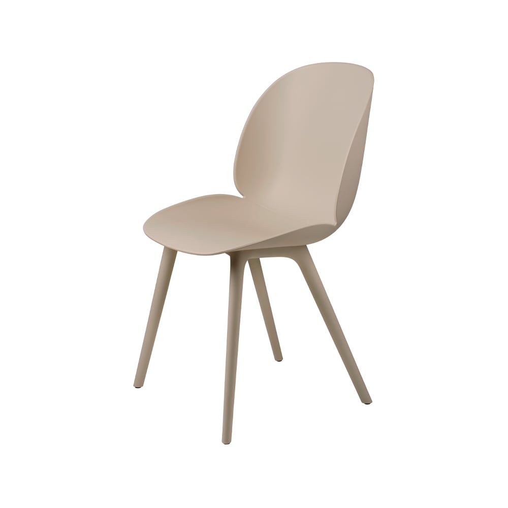 GUBI Chaise Beetle Dining Outdoor new beige | Design Scandinave | Chaises de jardin | Beige