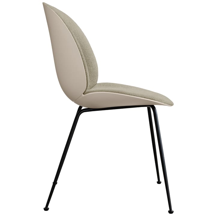 Chaise Beetle rembourrée sur le dossier et l’assise, pieds noirs, New Beige-Light Bouclé 008 GUBI
